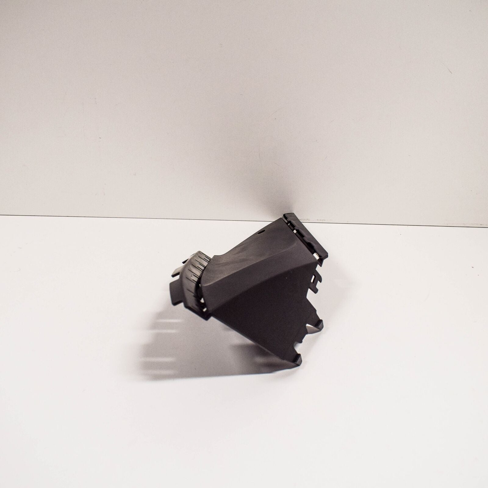 NEW VW TOUAREG 7P R LINE FRONT BUMPER LEFT FOG LIGHT TRIM 7P68078199B9 ORIGINAL