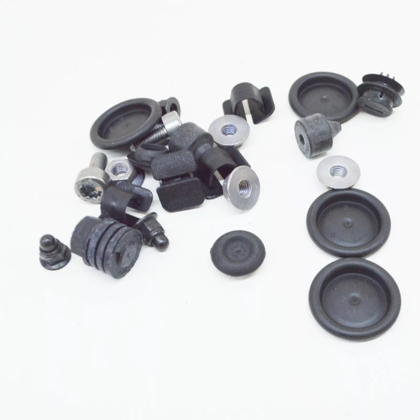 NEW AUDI A4 B8 ENGINE BONNET ATTACHMENT PARTS SET 8K0098615A