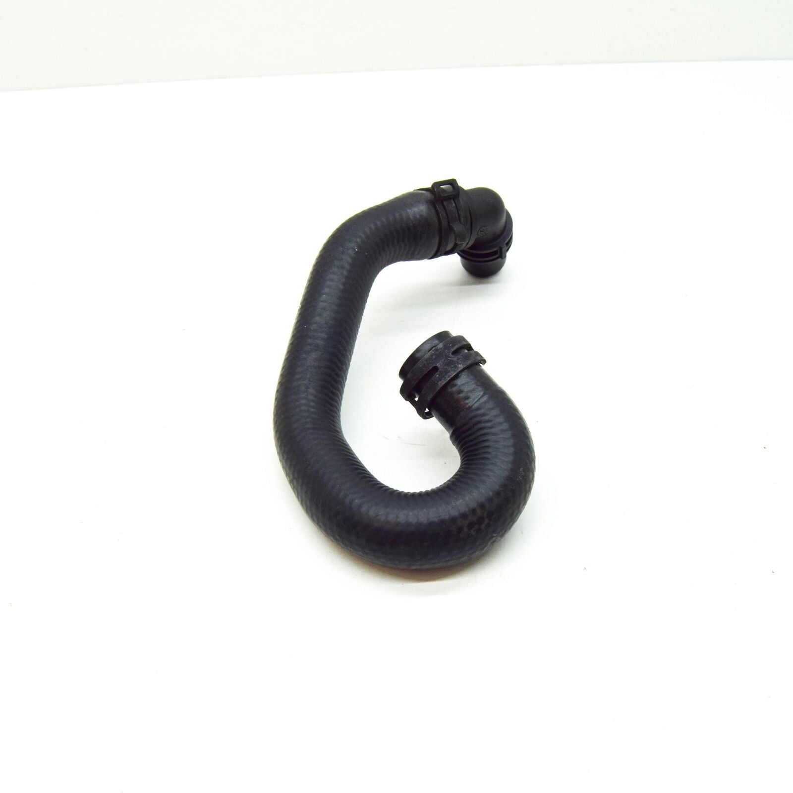 NEW MERCEDES-BENZ E CABRIO A207 ENGINE WATER COOLANT HOSE A2048301096 ORIGINAL