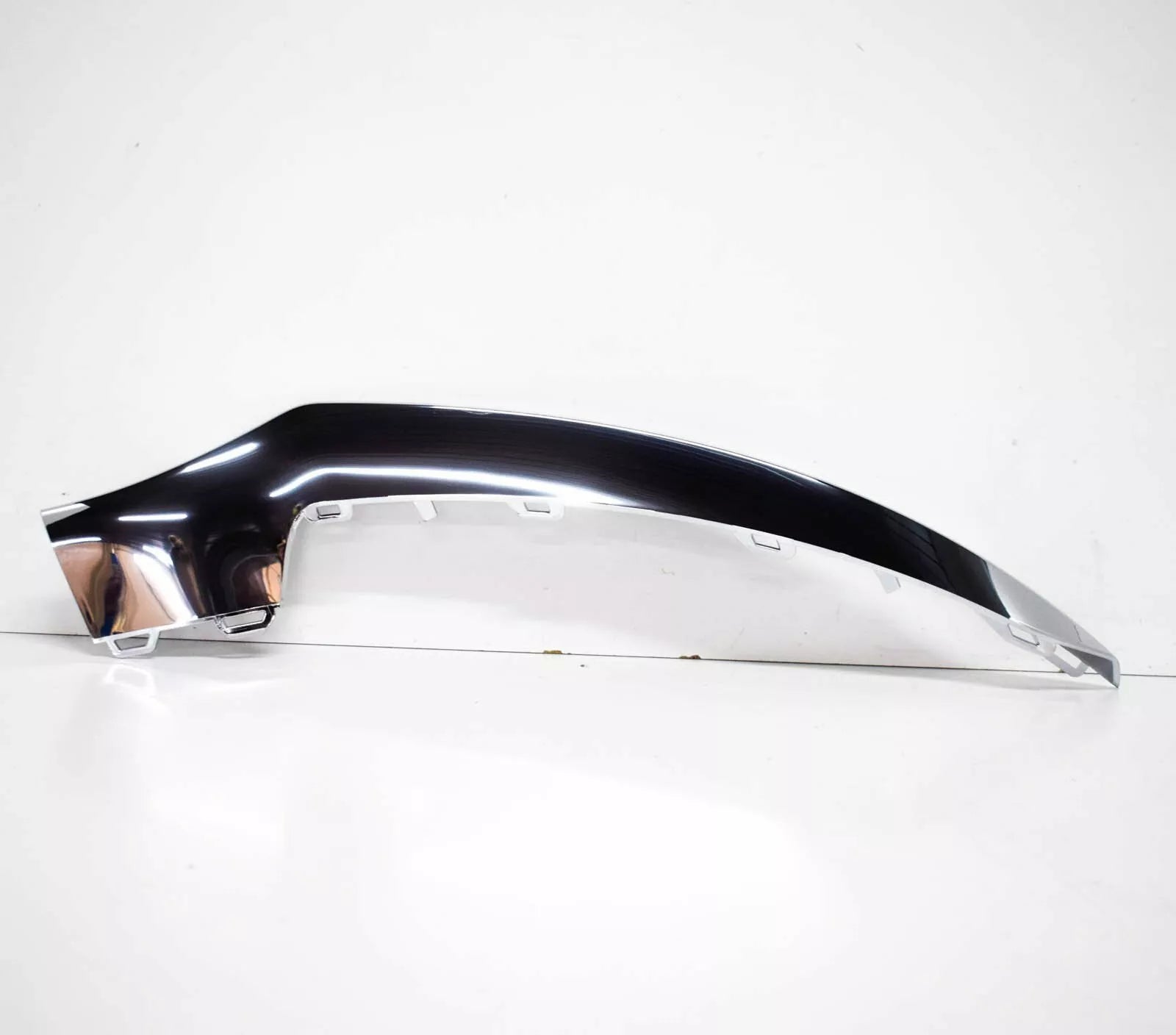 NEW MB E-CLASS C207 FRONT AMG BUMPER RIGHT CHROME MOLDING A2078850874 ORIGINAL