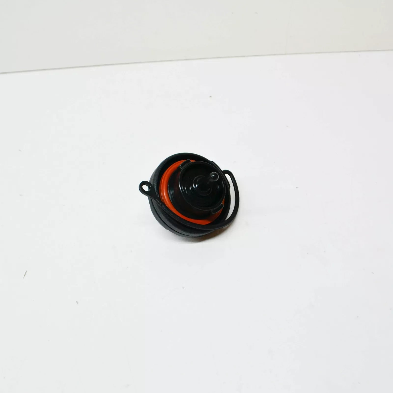NEW AUDI A3 8V E-TRON FUEL TANK CAP 5Q0201550AR