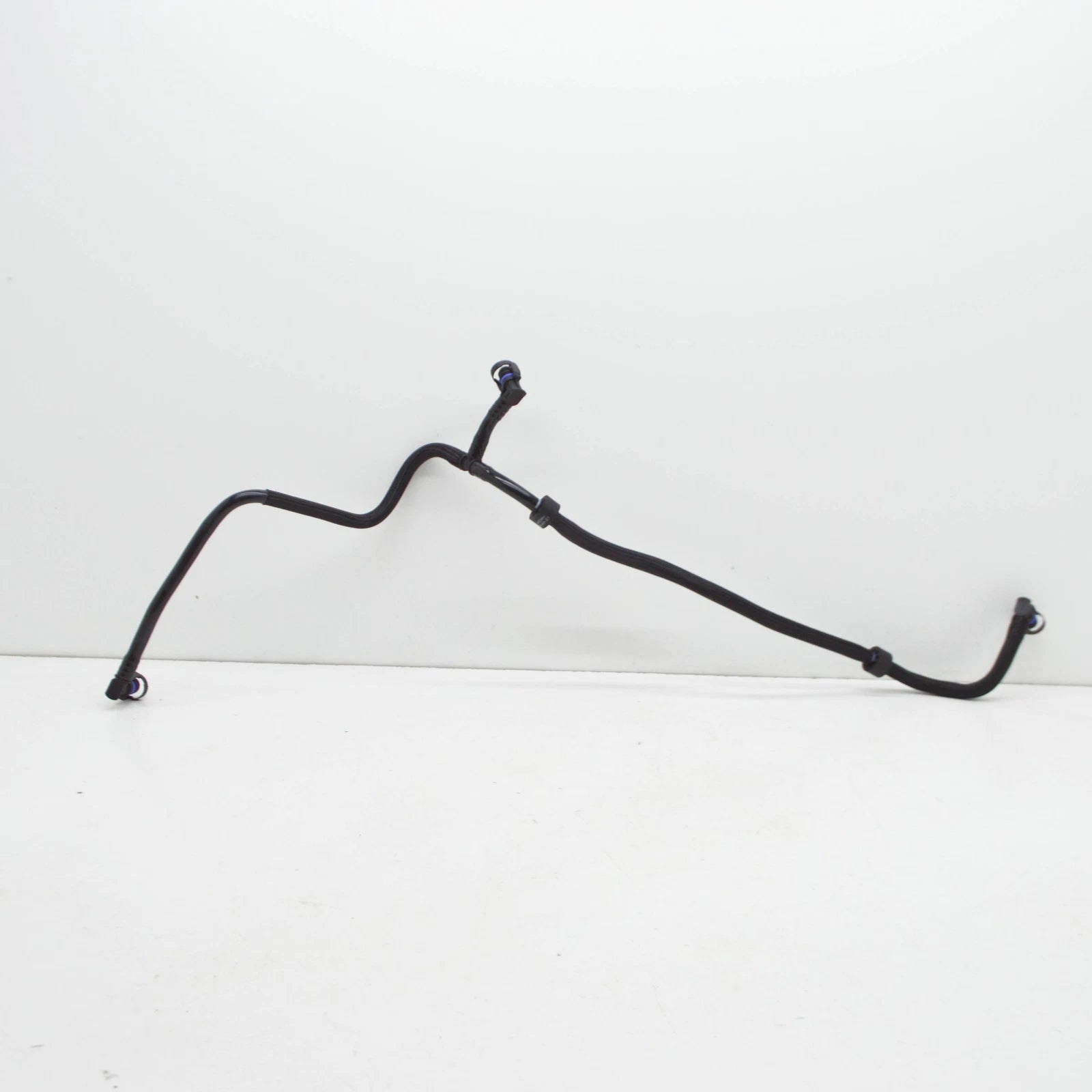 NEW BMW M5 F10 FUEL TANK BREATHER LINE 13907847238 ORIGINAL