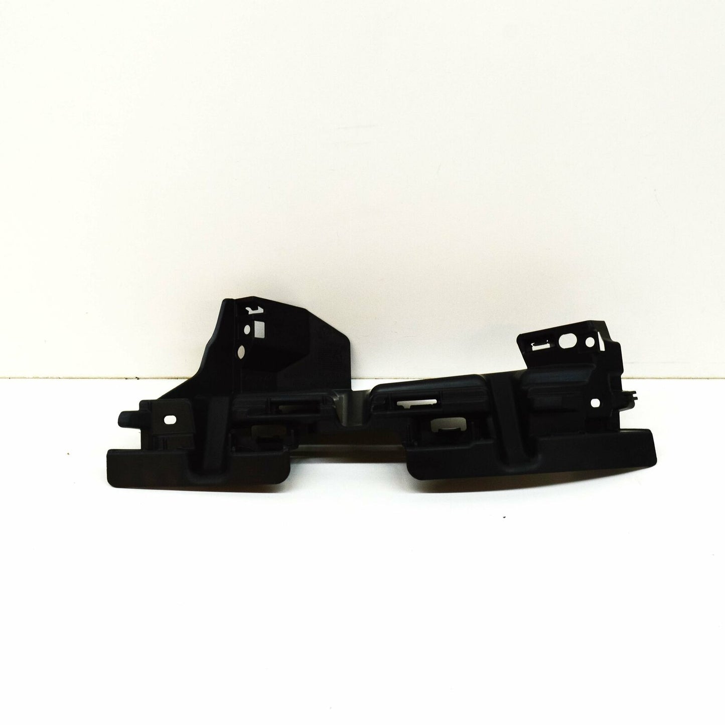 NEW VOLKSWAGEN TOUAREG 7P FRONT RIGHT FOG LIGHT BRACKET MOUNT 7P6807724 ORIGINAL