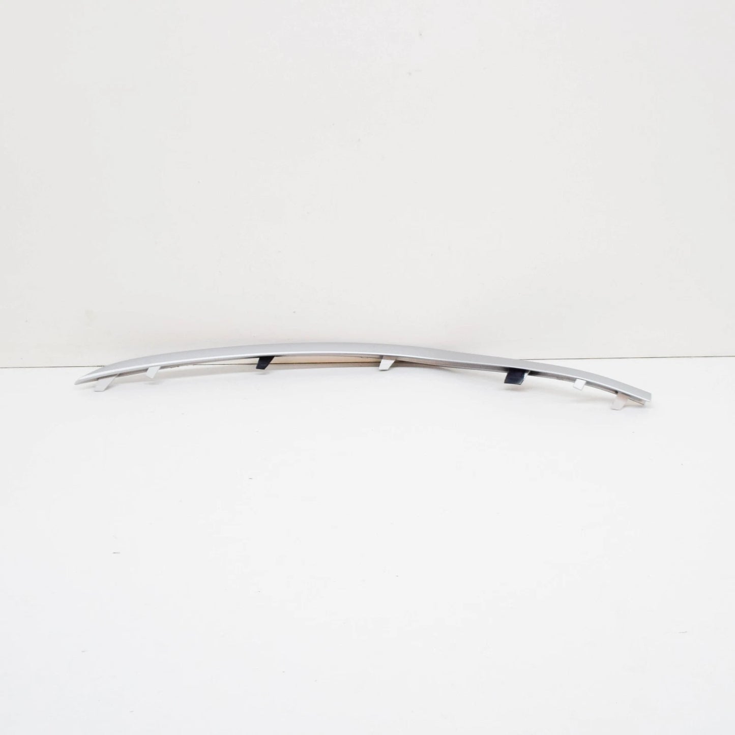 NEW MERCEDES-BENZ C-CLASS W205 FRONT BUMPER LEFT MOLDING TRIM A2058851974