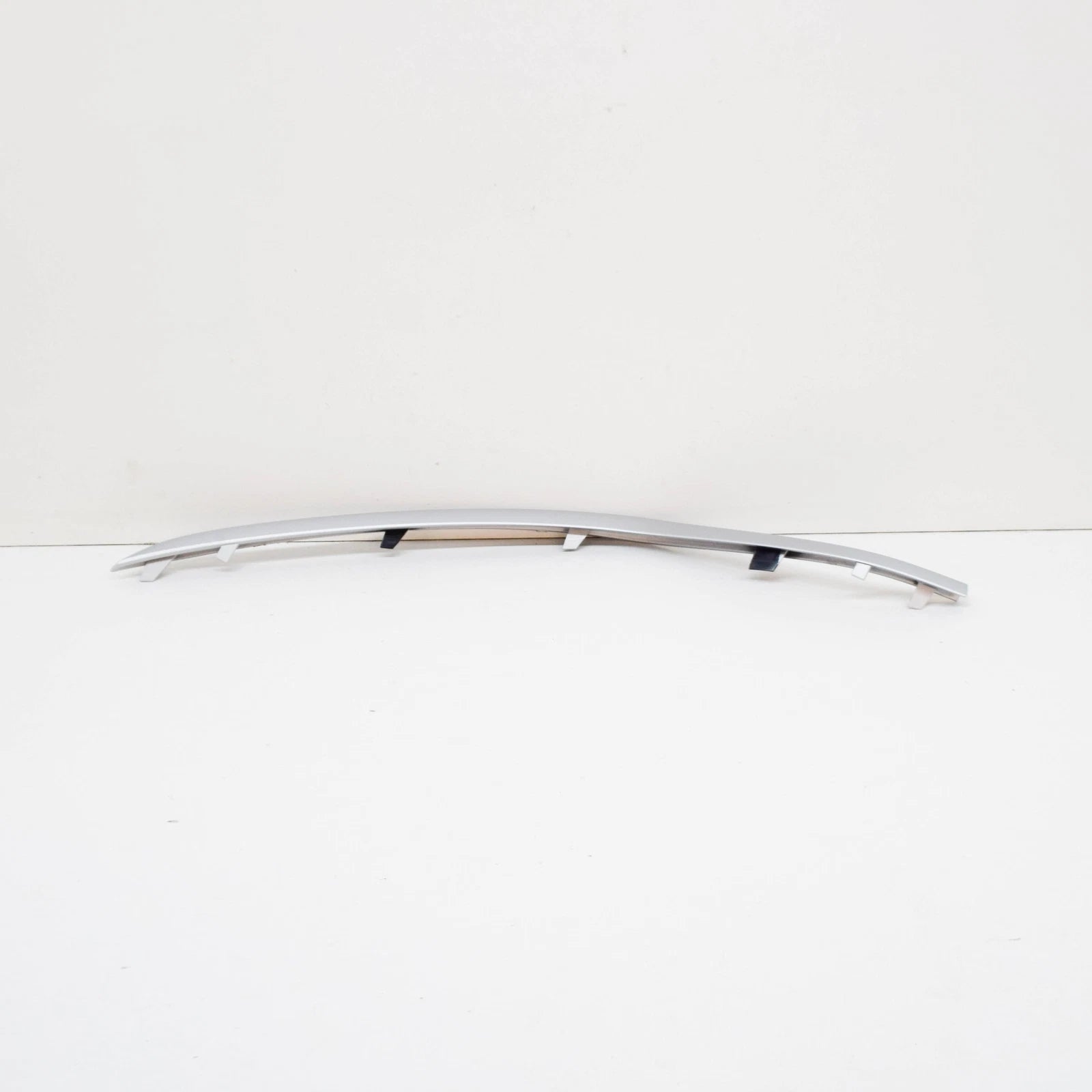 NEW MERCEDES-BENZ C-CLASS W205 FRONT BUMPER LEFT MOLDING TRIM A2058851974