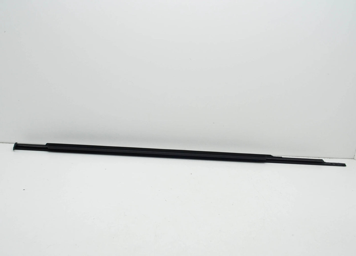 NEW BMW M5 F90 FRONT LEFT DOOR WINDOW STRIP 7404025 51337404025 ORIGINAL