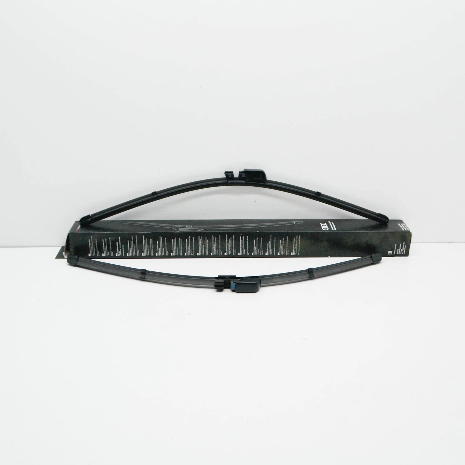 NEW AUDI A8 4E FRONT WINDSCREEN WIPER BLADES SET AERO LHD 4E0998002