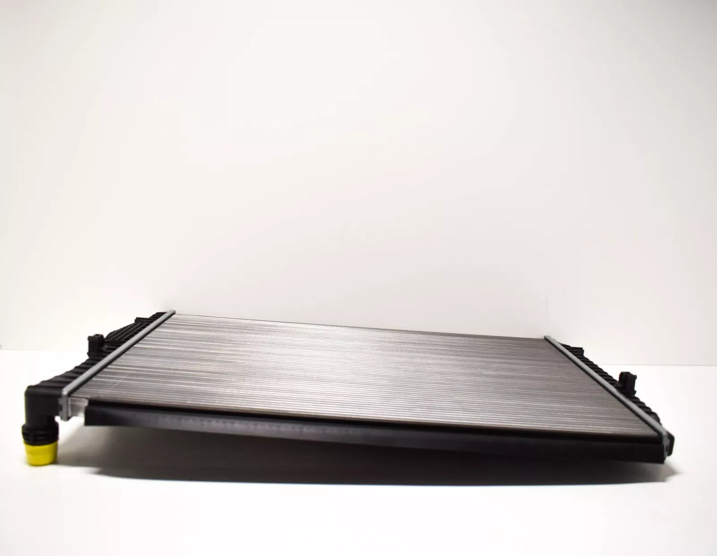 NEW VOLKSWAGEN JETTA A7 ENGINE COOLING RADIATOR 5Q0121251GR ORIGINAL