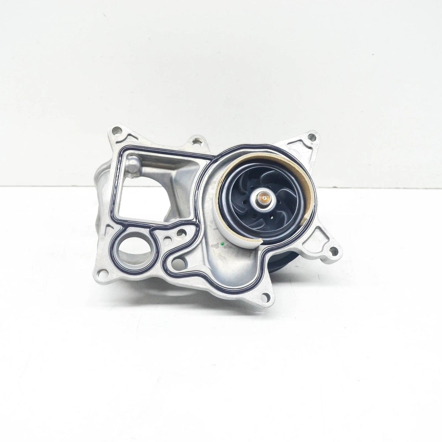 NEW BMW E70N E71 F01N F02N F06 F06N F07 X5 WATER PUMP 8516205 11518516205