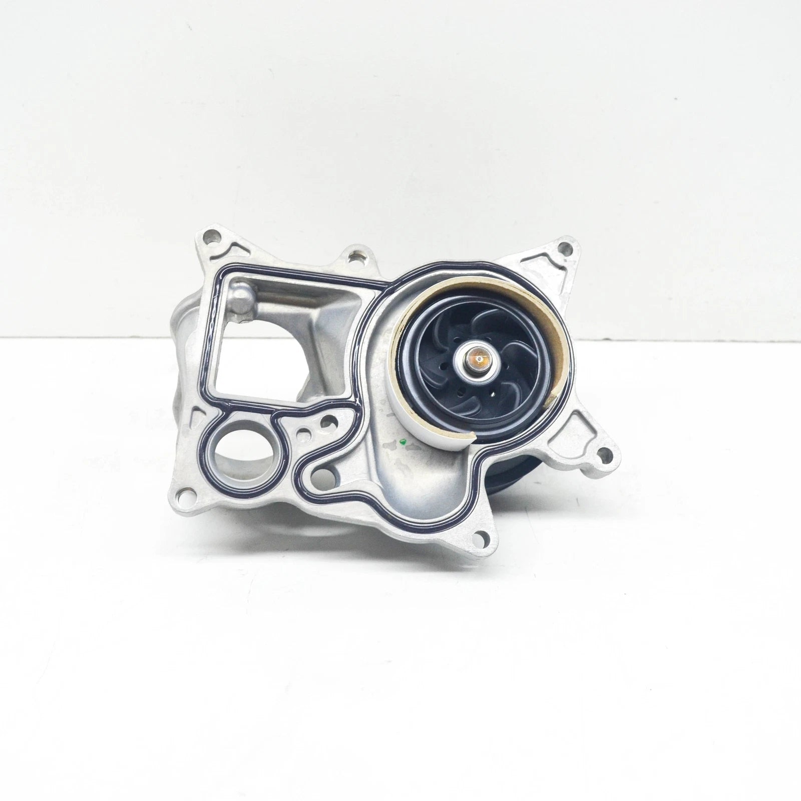 NEW BMW E70N E71 F01N F02N F06 F06N F07 X5 WATER PUMP 8516205 11518516205