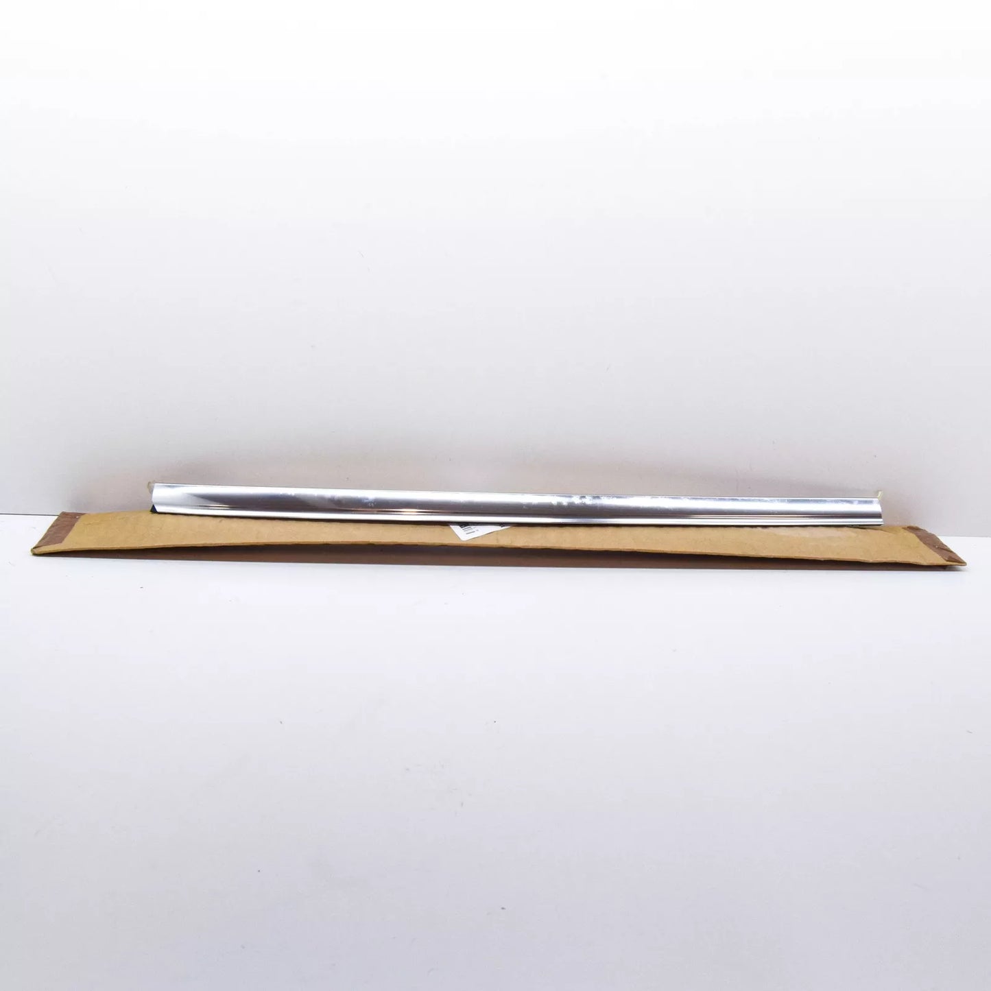 NEW MERCEDES-BENZ S W126 WINDSHIELD TOP RIGHT MOULDING A1266703822 ORIGINAL