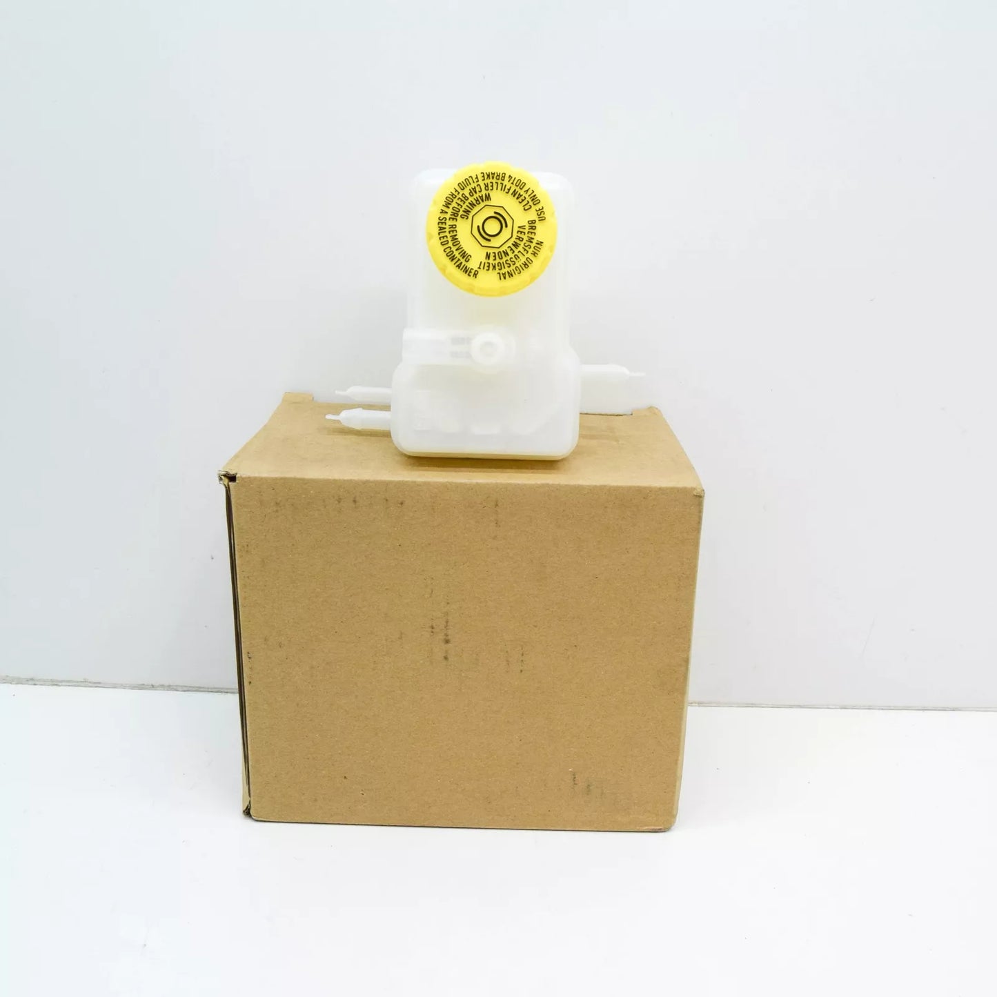 NEW BMW E38 E39 BRAKE FLUID RESERVOIR WITH WARNING SWITCH 1164908 34301164908