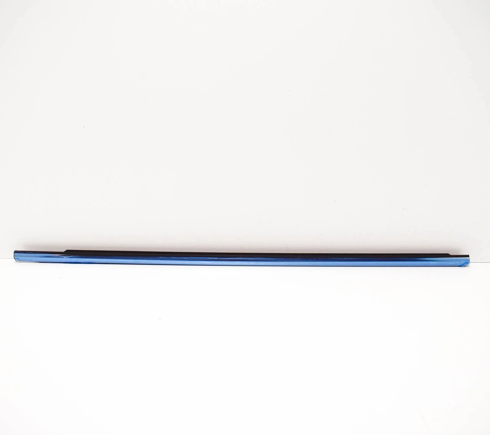 NEW VW ATLAS FRONT RIGHT OUTER DOOR BELT WEATHERSTRIP TRIM 3CN8374762MG ORIGINAL