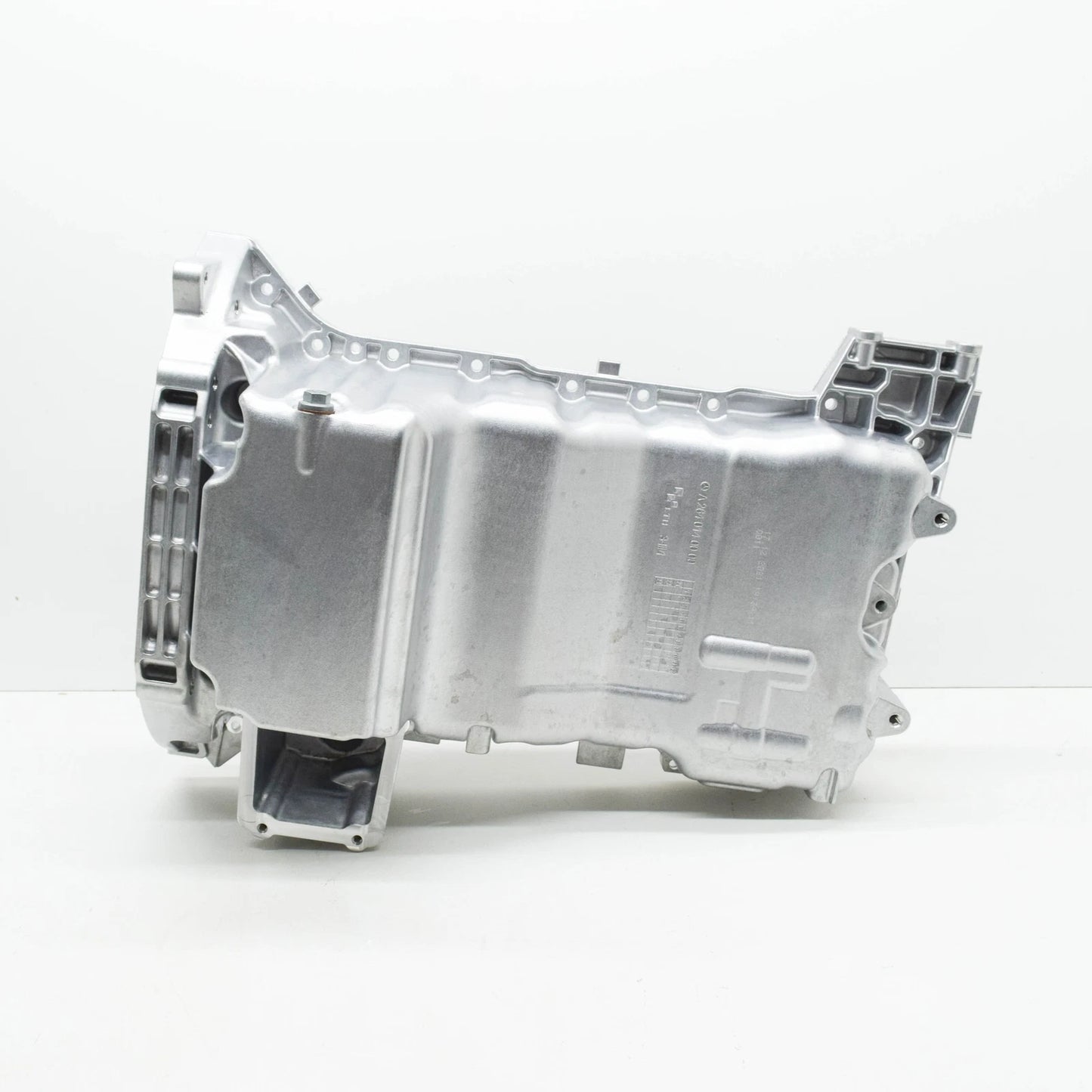 NEW MERCEDES-BENZ CLS C257 OIL PAN A2640102700 ORIGINAL