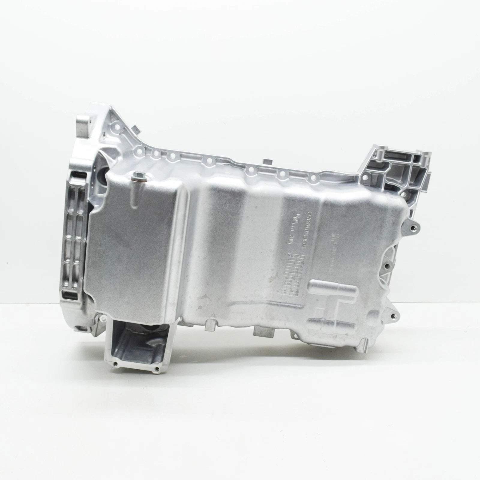 NEW MERCEDES-BENZ CLS C257 OIL PAN A2640102700 ORIGINAL