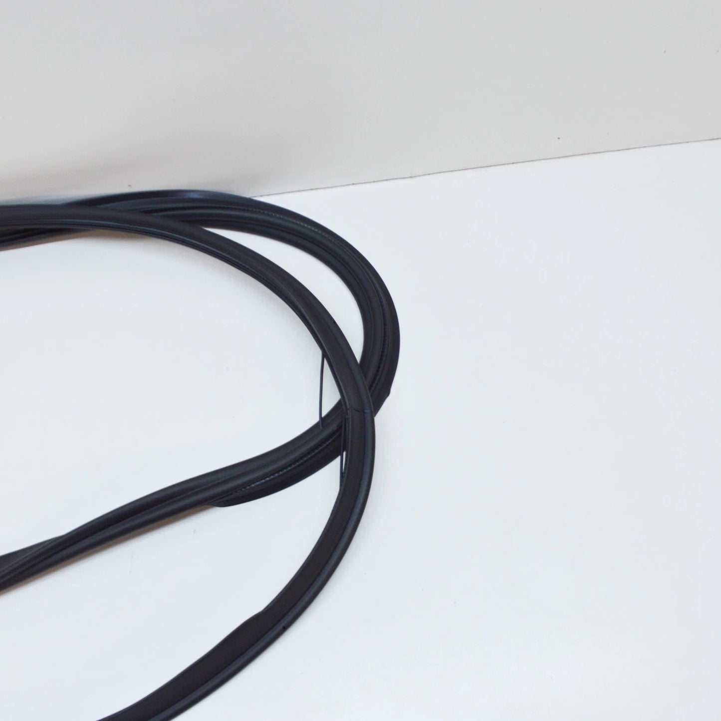 NEW AUDI A5 SPORTBACK 8T REAR TAILGATE BOOT RUBBER SEAL 8T8827705B ORIGINAL