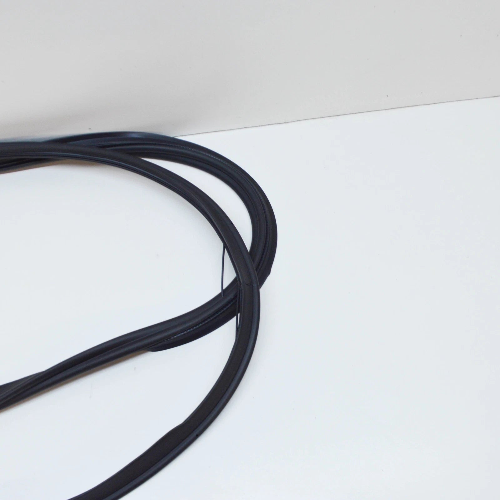 NEW AUDI A5 SPORTBACK 8T REAR TAILGATE BOOT RUBBER SEAL 8T8827705B ORIGINAL