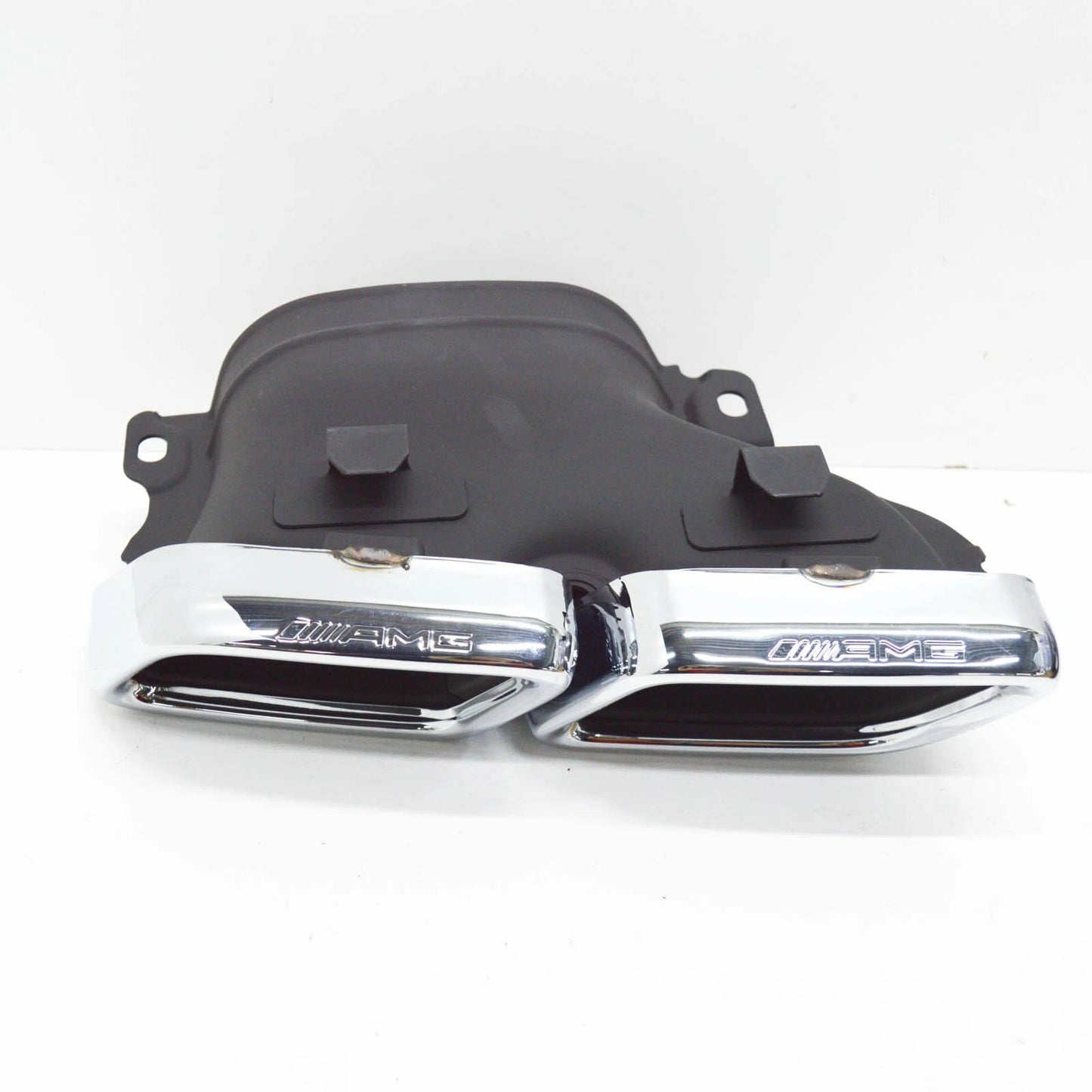 NEW MERCEDES-BENZ C-CLASS W205 LEFT AMG EXHAUST COVER A2054900427