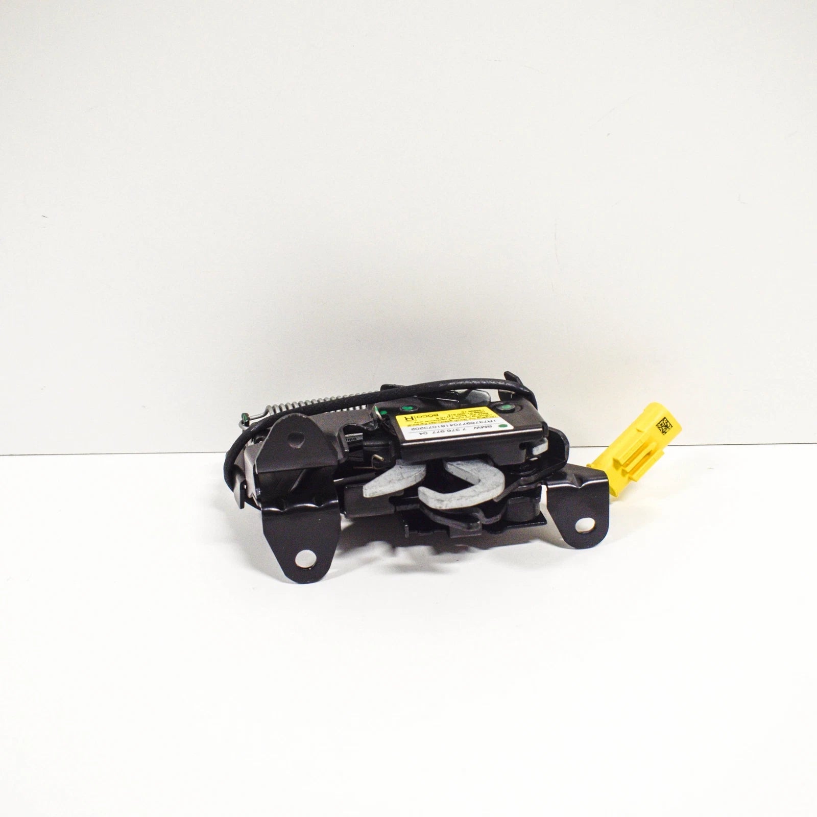 NEW BMW 2 GT F46 FRONT BONNET HOOD RIGHT PROTECT LOCK 51237376977 ORIGINAL