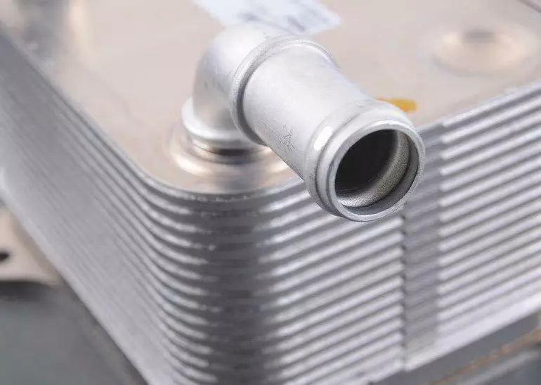 NEW VOLKSWAGEN TOUAREG 7L ENGINE OIL COOLER 079117015P ORIGINAL