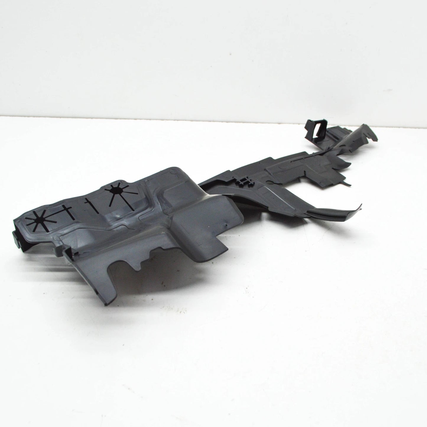 NEW VOLKSWAGEN TIGUAN AD RIGHT RADIATOR AIR GUIDE 5NN121284AP ORIGINAL