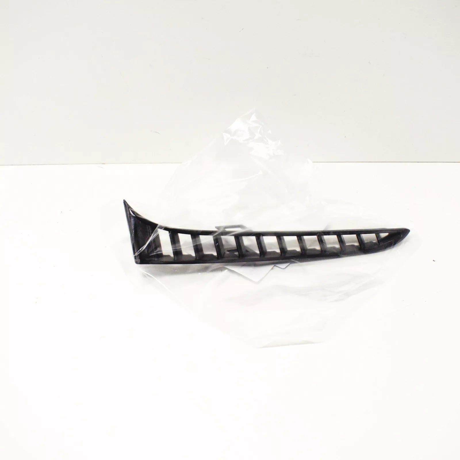 NEW BMW M4 COUPE F82 FRONT BUMPER LEFT M AIR INTAKE GRILLE 51118056599 ORIGINAL