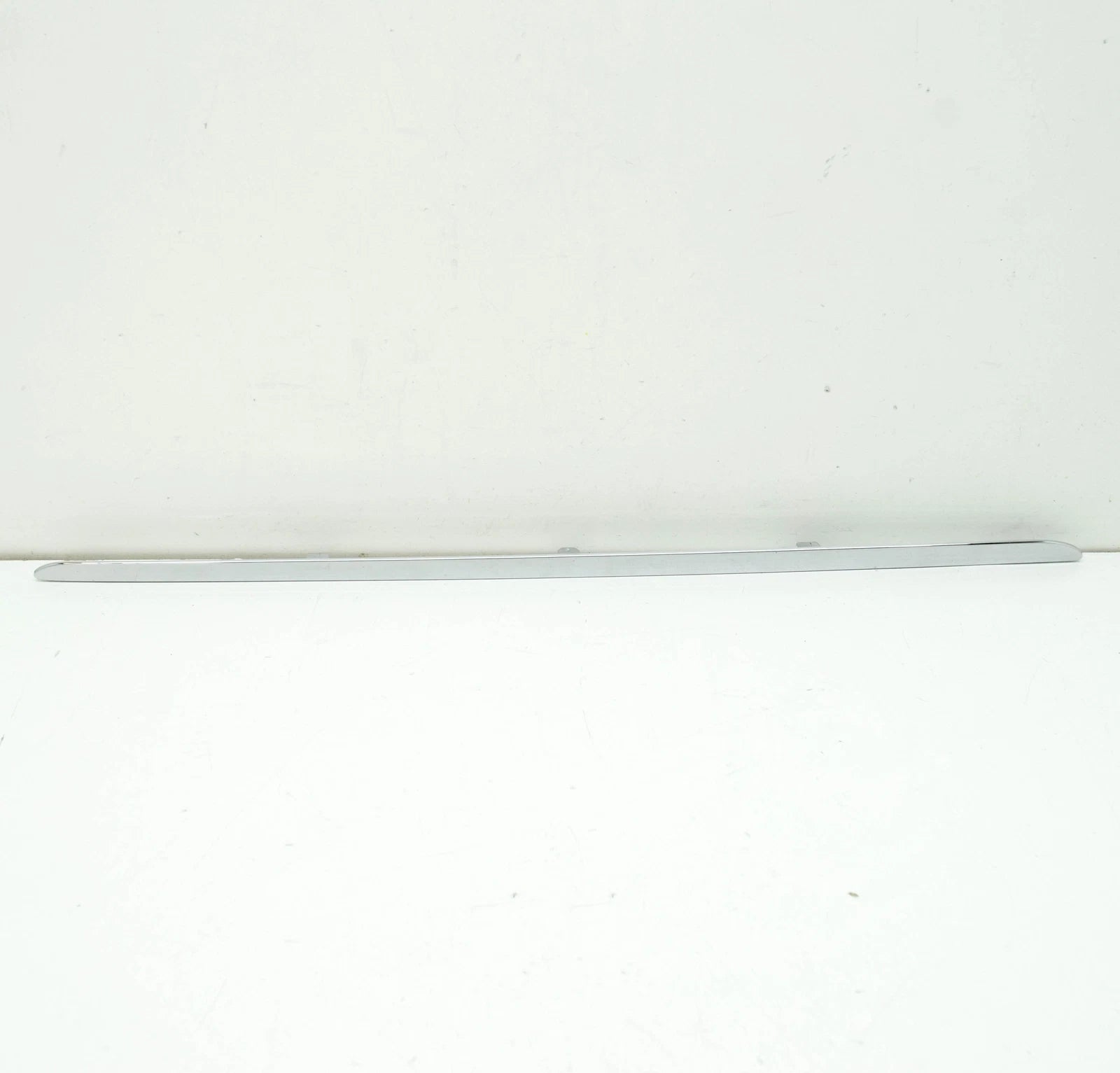 NEW MERCEDES-BENZ S-CLASS W221 REAR BUMPER RIGHT TRIM STRIP A2218850421 ORIGINAL