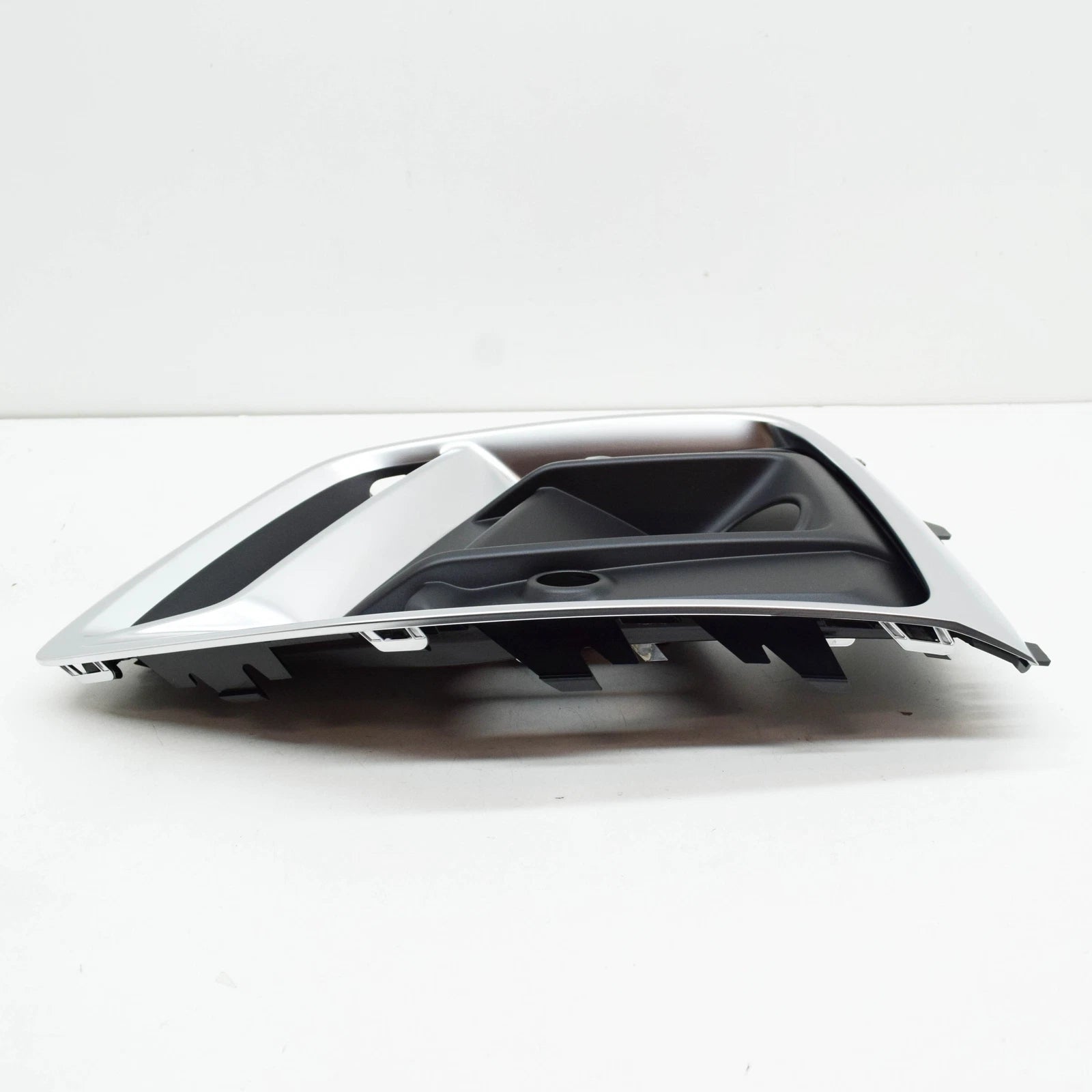 NEW AUDI Q5 FY FRONT BUMPER LEFT AIR GUIDE GRILLE 80F807679COX