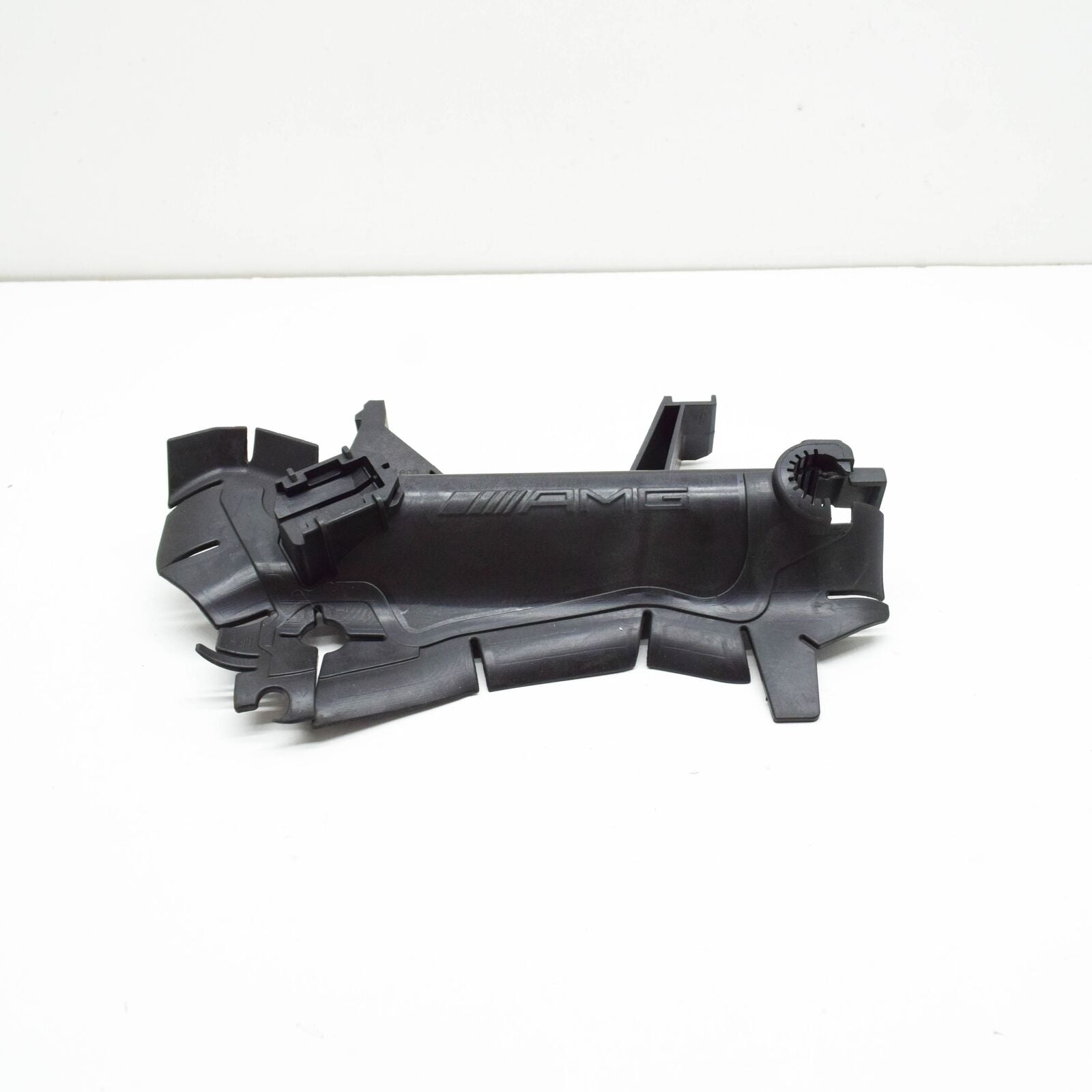 NEW MERCEDES-BENZ E W212 LEFT ENGINE OIL COOLER BRACKET A2125001631 ORIGINAL