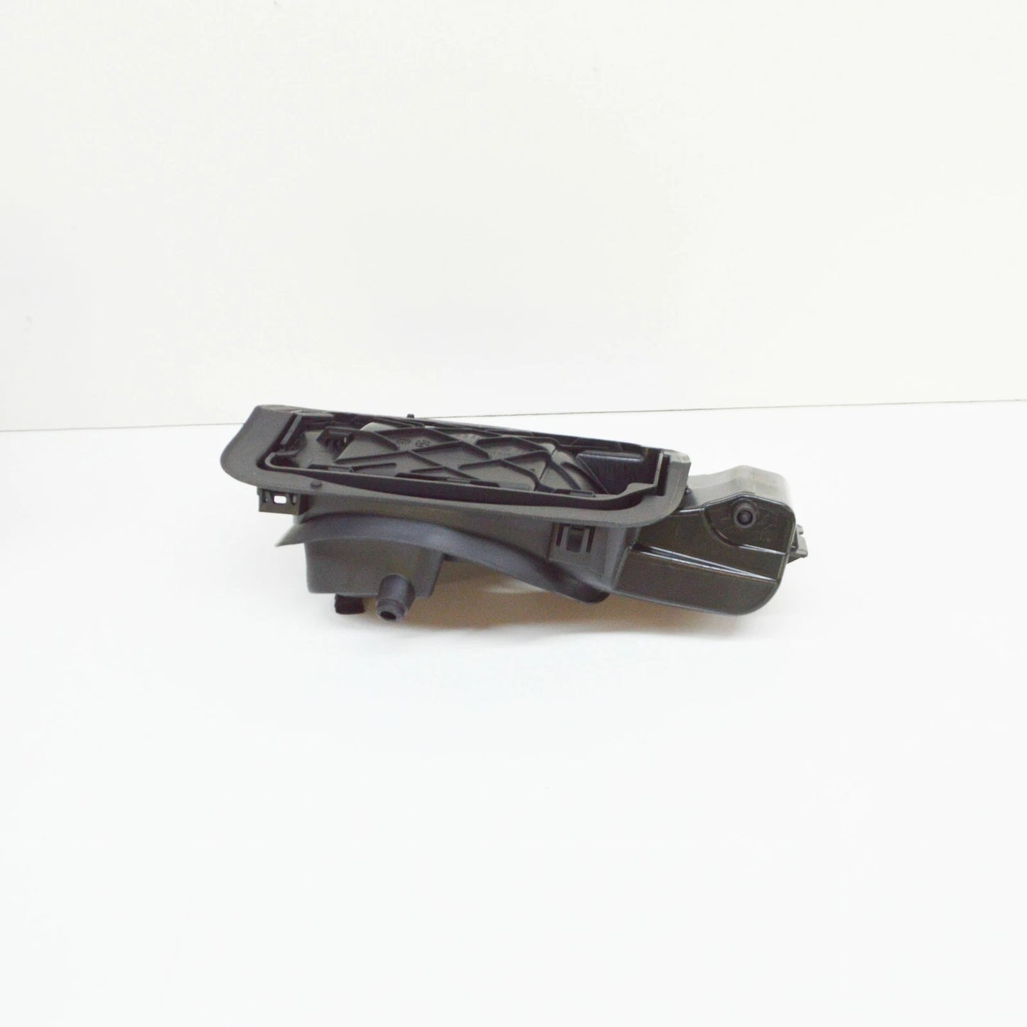 NEW AUDI A3 S3 8V FUEL TANK FILLER HOUSING INSERT 8V4809906K