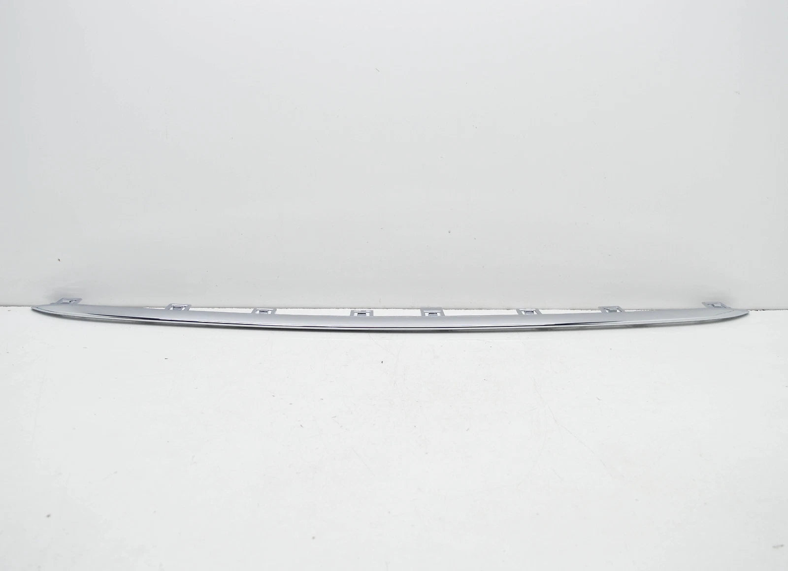 NEW MB CLS C257 FRONT BUMPER LOWER CENTER TRIM MOLDING A2578850302