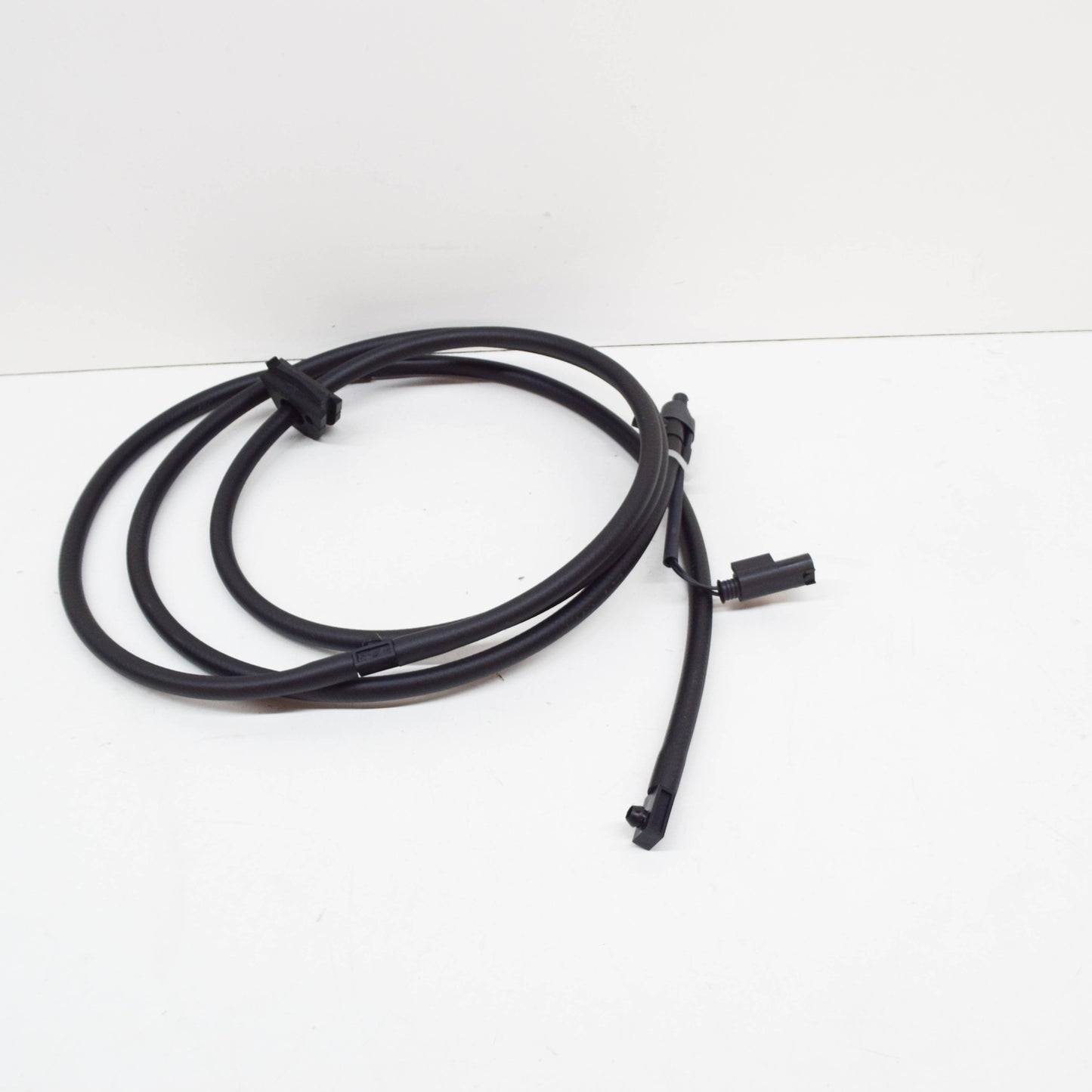 NEW MB CL C215 WINDSHIELD WASHER CONNECTOR HOSE A2208601292 ORIGINAL