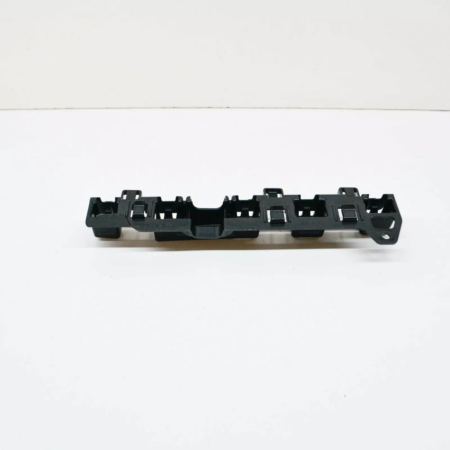NEW BMW 5 G30 FRONT RIGHT SIDE SUPPORTING LEDGE HOLDER 51777387342 ORIGINAL