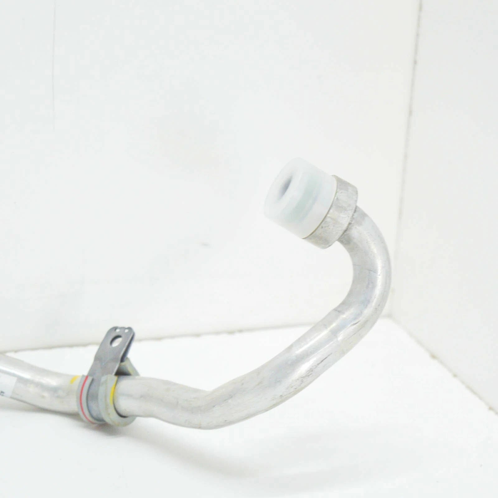 NEW MB E W212 AMG OIL COOLER LINE TO OIL FILTER HOUSING A2125001372