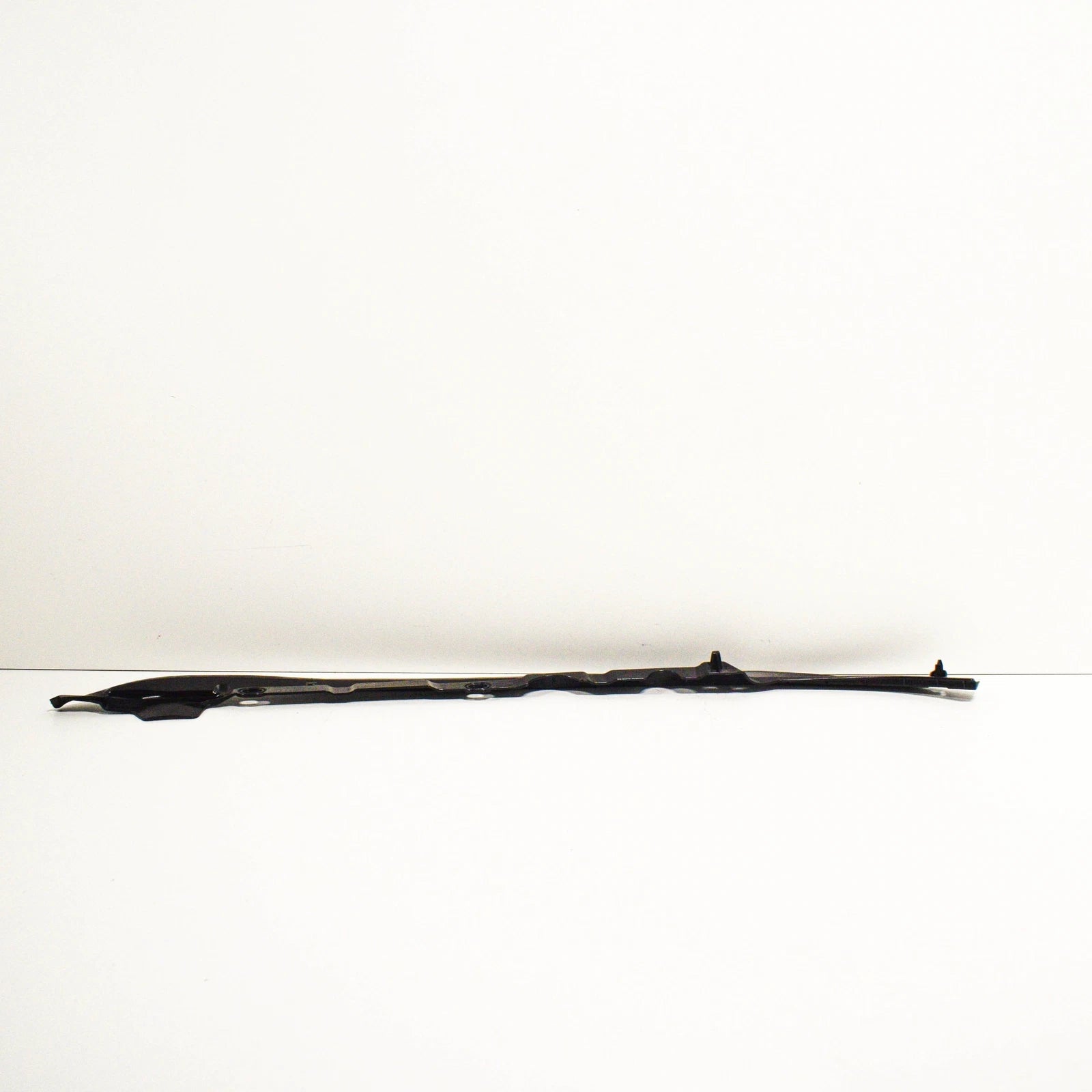 NEW MERCEDES-BENZ CLA COUPE C117 RIGHT HOOD SEAL A1178800297 ORIGINAL