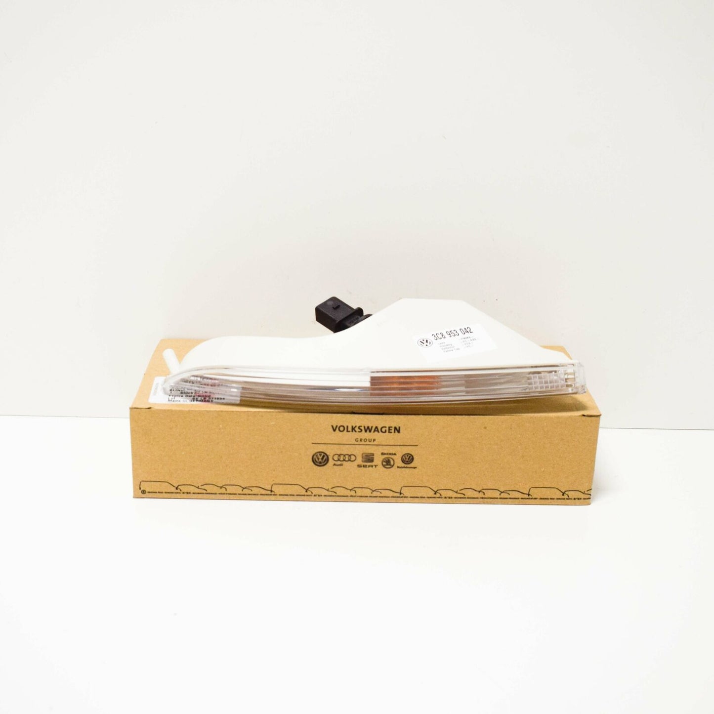 NEW VOLKSWAGEN PASSAT CC A6 FRONT BUMPER RIGHT TURN INDICATOR 3C8953042 ORIGINAL