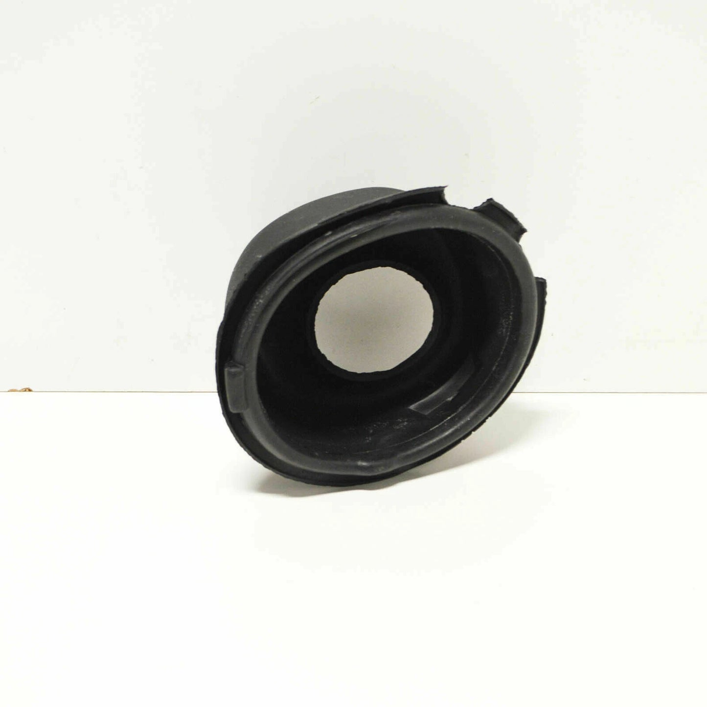 NEW BMW 3 E30 FUEL FILLER RUBBER COVER 51711884358 1884358