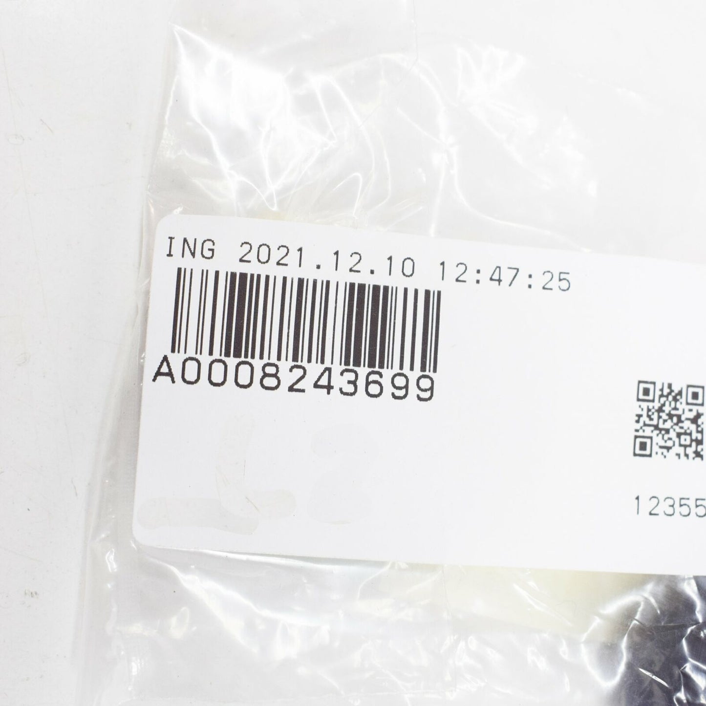 NEW MERCEDES-BENZ E W124 WIPER SPINDLE SLEEVE A0008243699 ORIGINAL