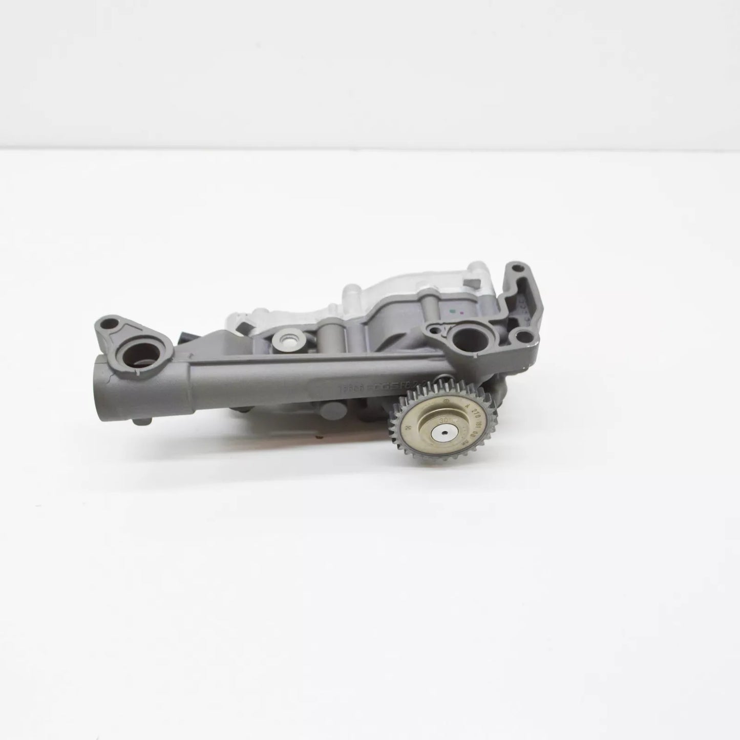 NEW MERCEDES-BENZ A W177 VANE OIL PUMP A2701800700 ORIGINAL