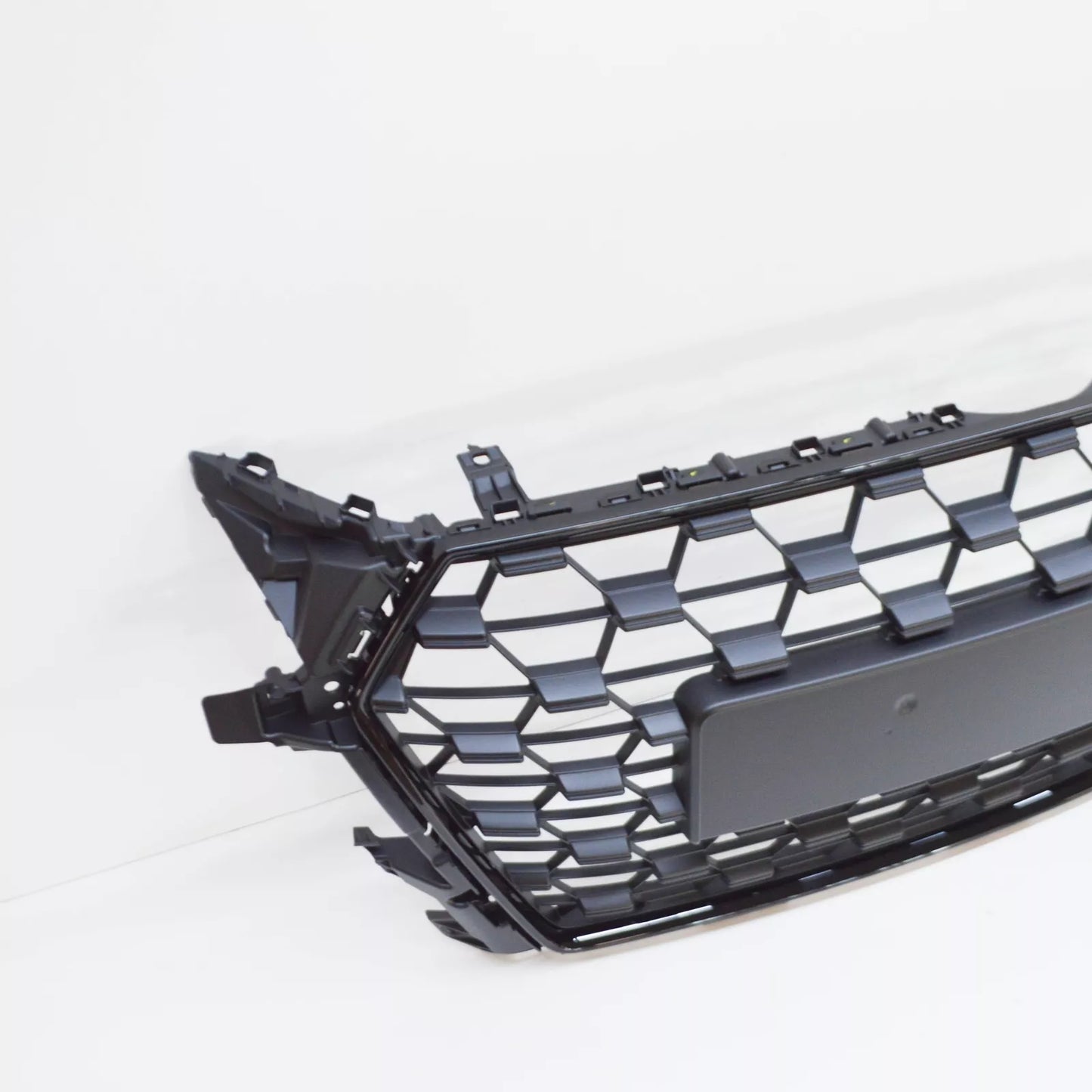 NEW AUDI TT FV FRONT RADIATOR GRILLE 8S0853651HVMZ 8S0853651H VMZ ORIGINAL