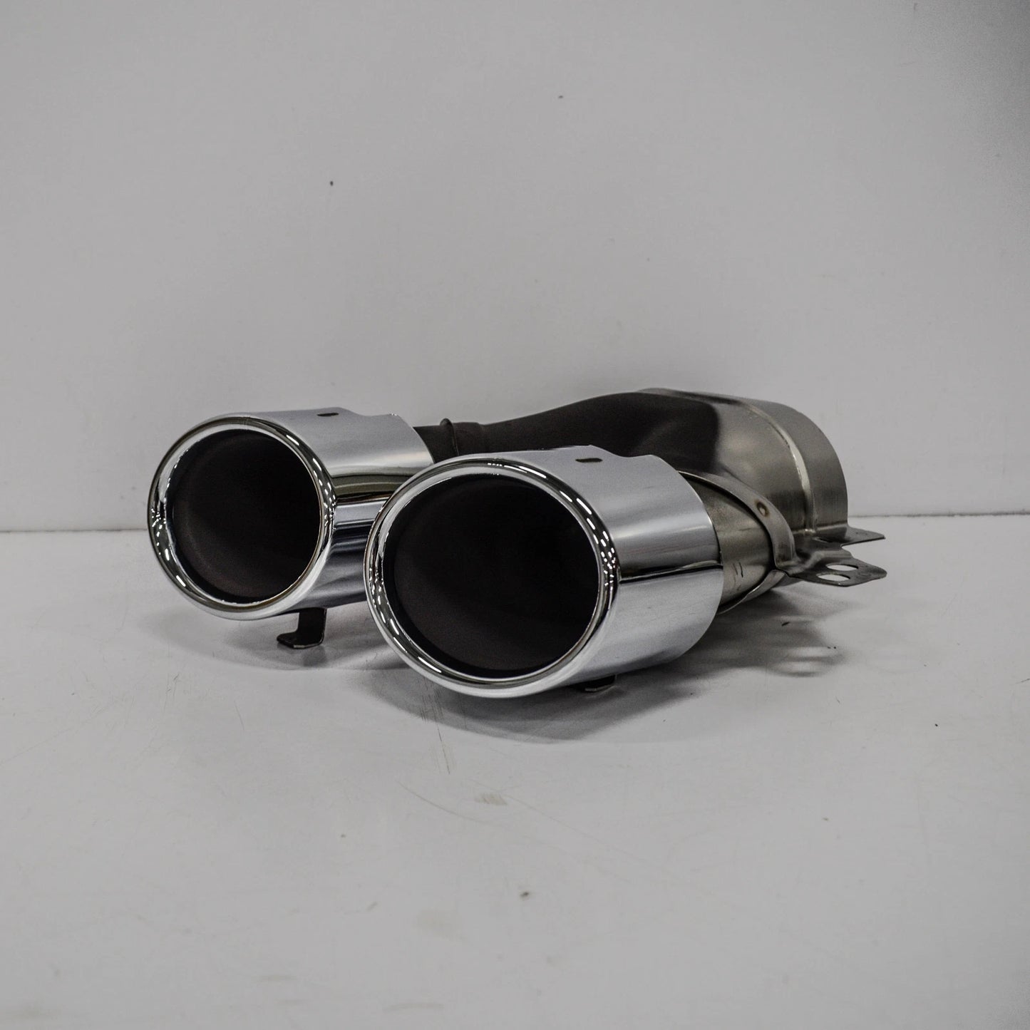 NEW MB C-CLASS W205 AMG REAR EXHAUST LEFT TAIL PIPE TRIM A0004900800 ORIGINAL