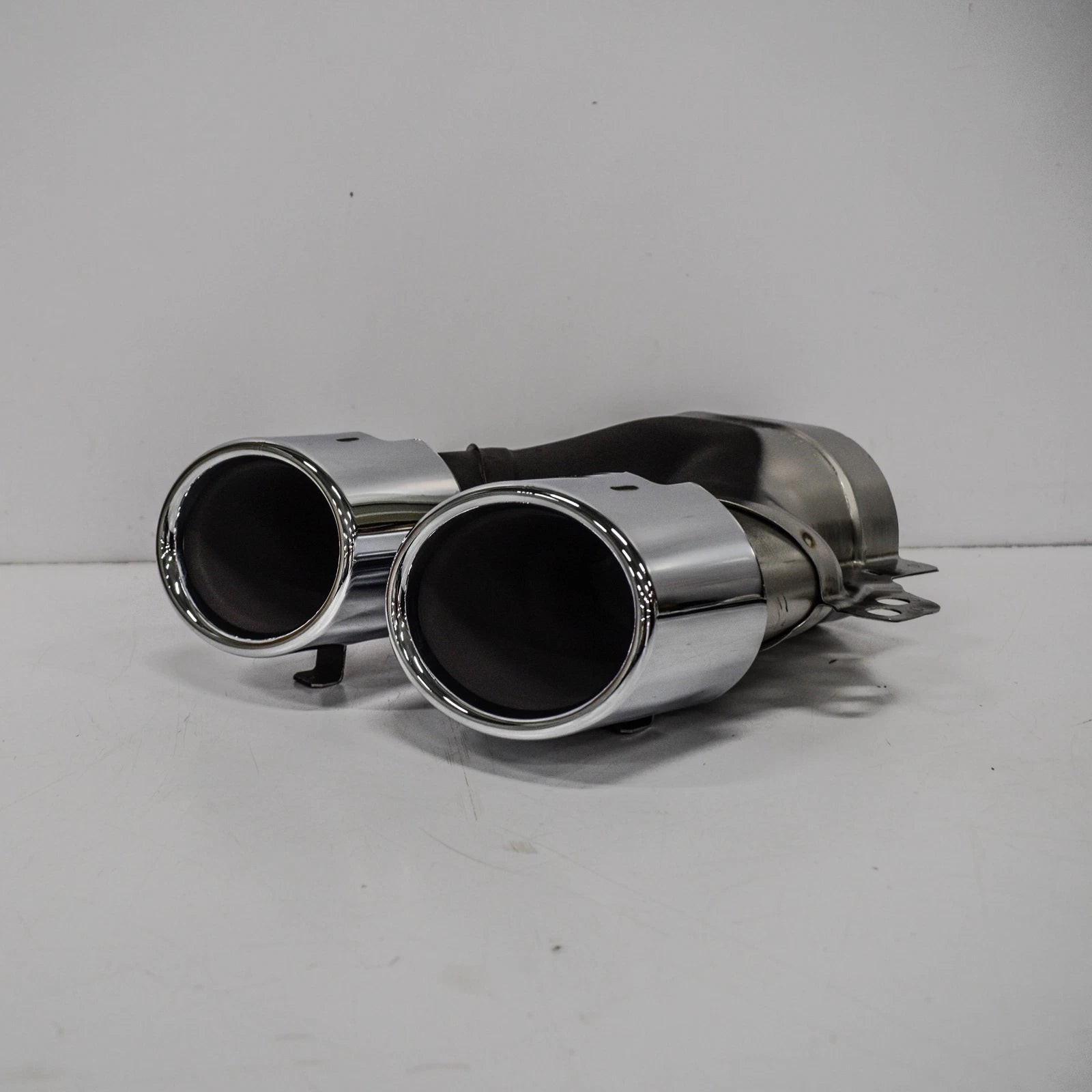 NEW MB C-CLASS W205 AMG REAR EXHAUST LEFT TAIL PIPE TRIM A0004900800 ORIGINAL