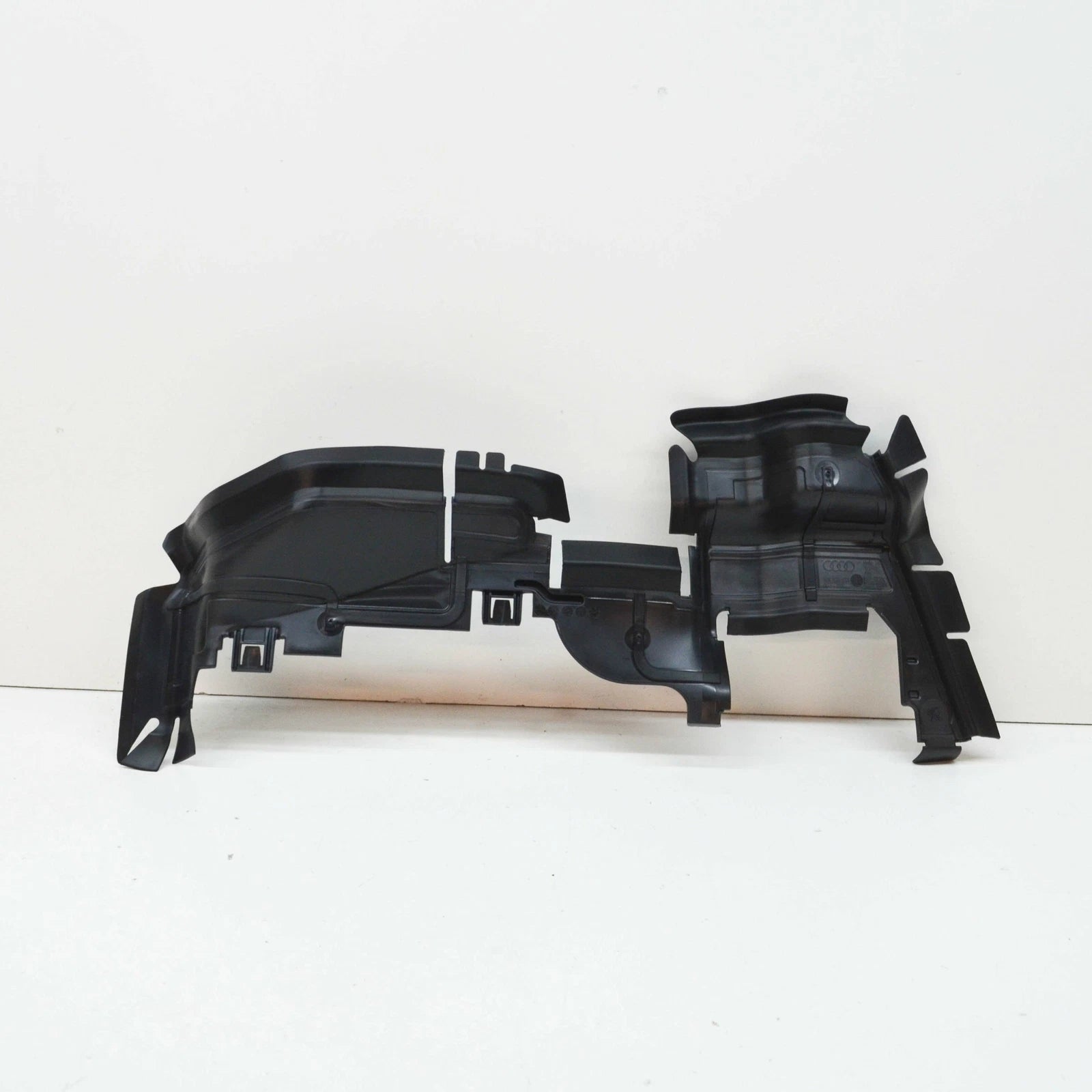 NEW AUDI Q5 FY 80A RIGHT RADIATOR AIR GUIDE 80A121674BE ORIGINAL