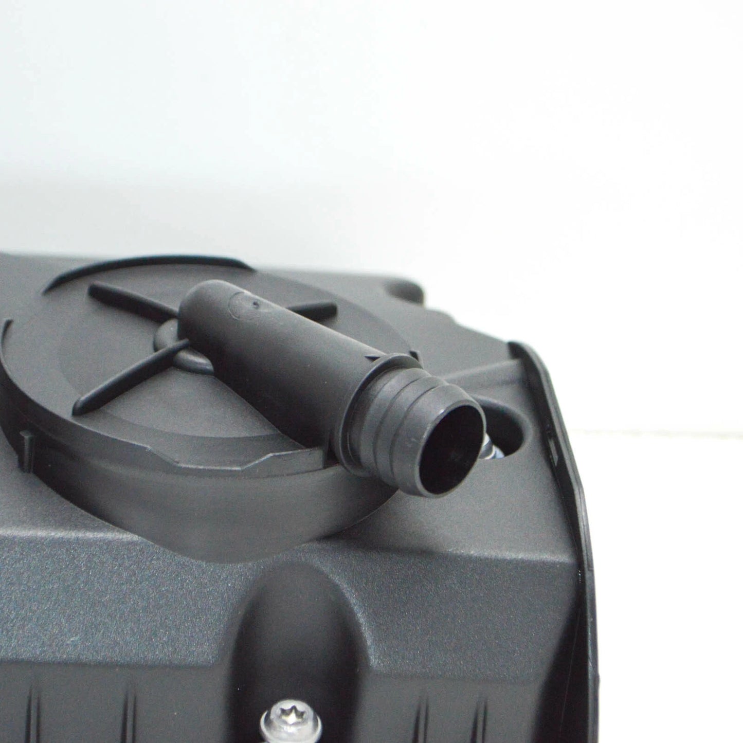 NEW AUDI A4 B6 CYLINDER HEAD VALVE COVER 038103469AE ORIGINAL