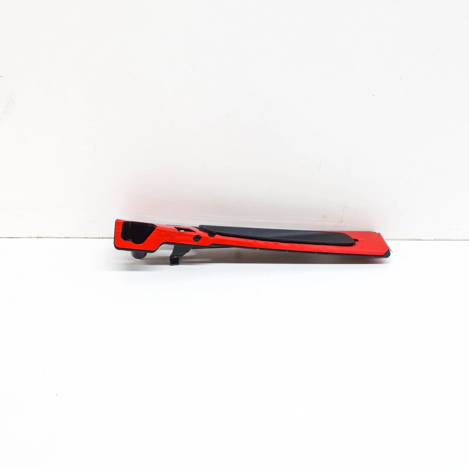 NEW BMW X5 G05 LEFT ROCKER PANEL MOLDING BRACKET 63148097357 8097357 ORIGINAL