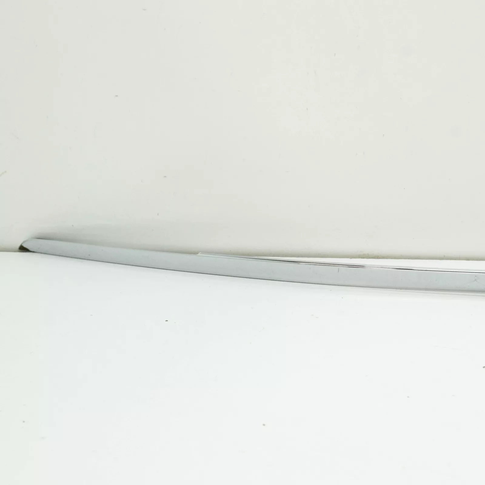 NEW MERCEDES-BENZ S W221 REAR LID MOULDING A2217580181 ORIGINAL