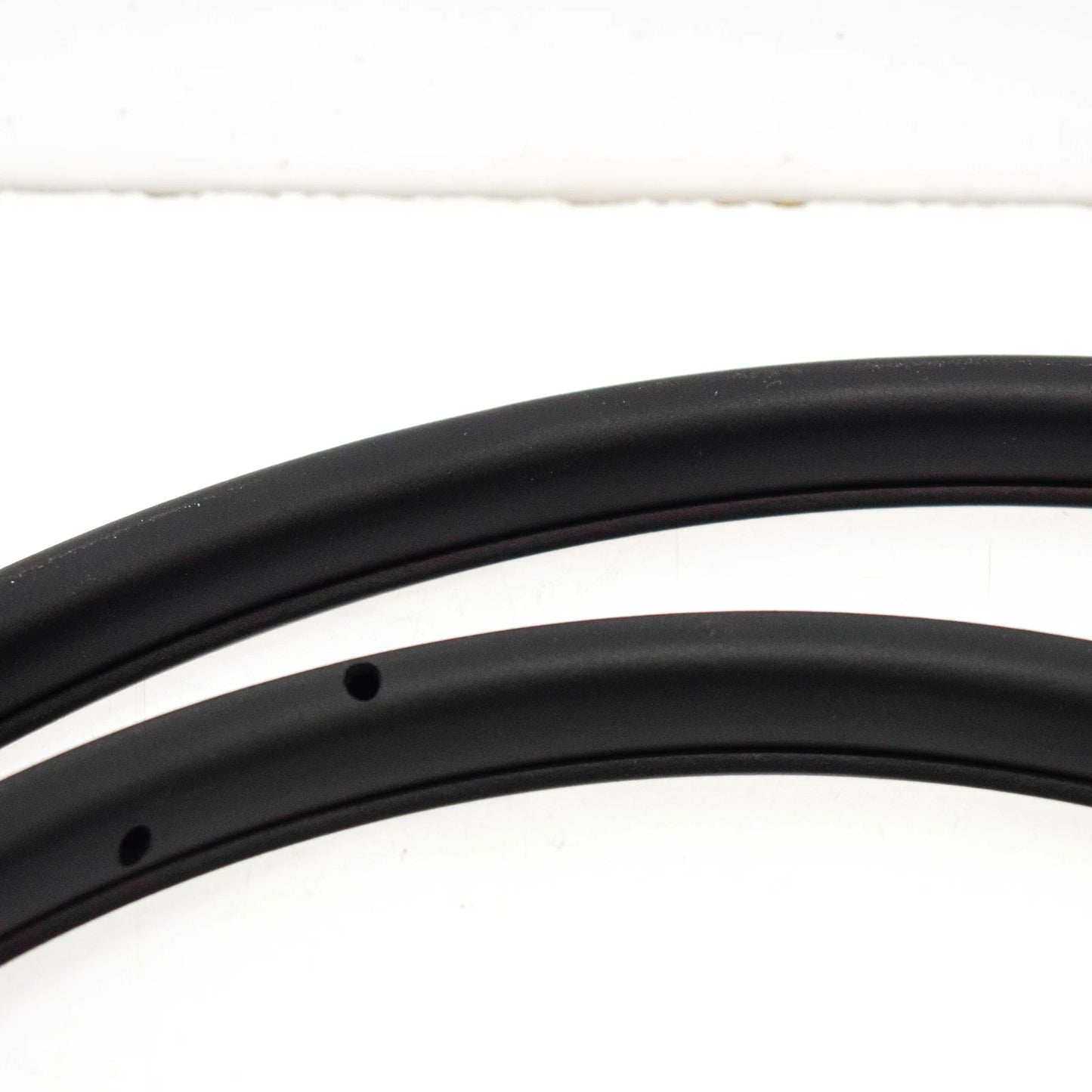 NEW AUDI TT MK3 FRONT RIGHT WEATHERSTRIP DOOR SEAL 8S0837911A