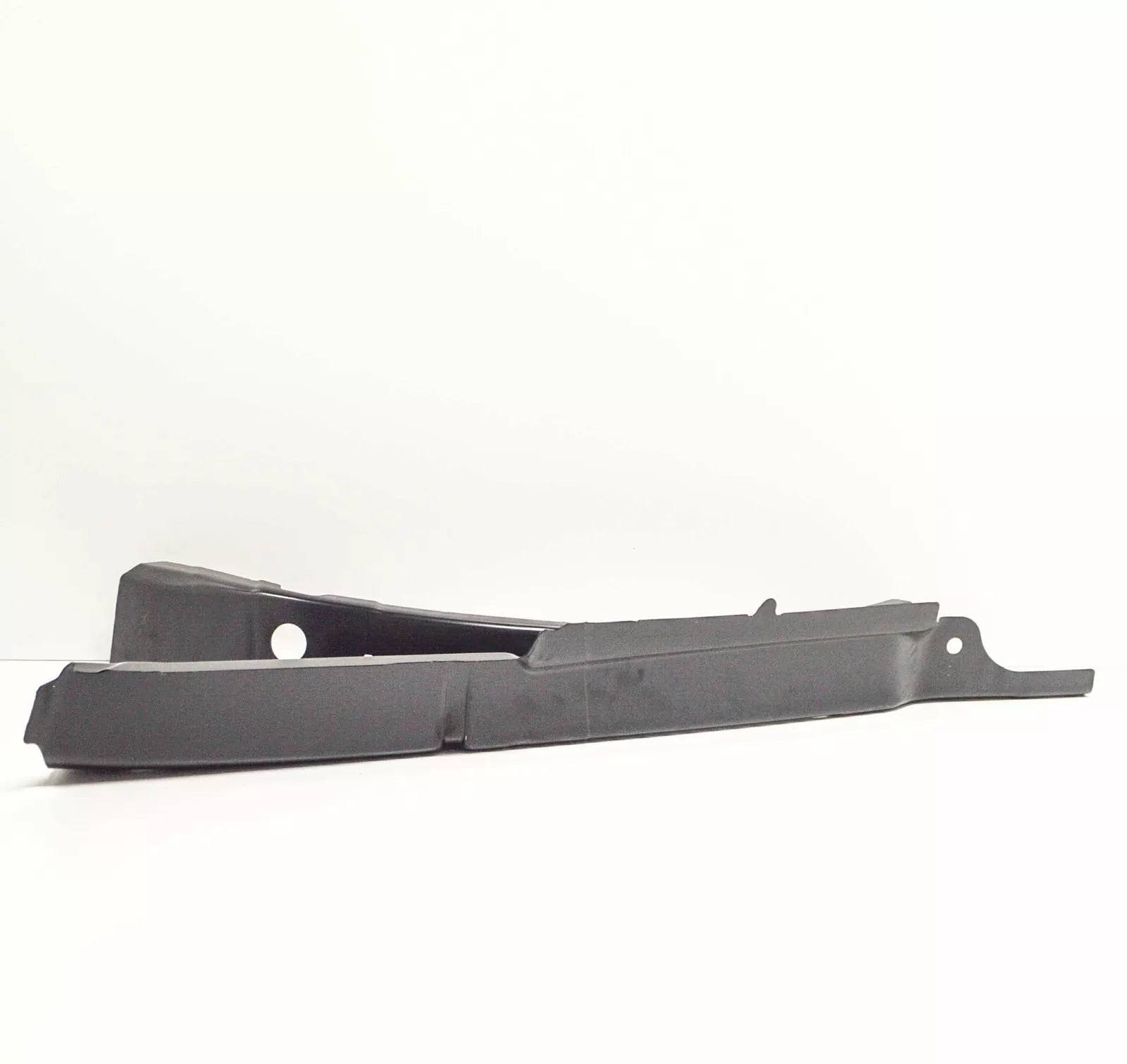 NEW VW PASSAT B8 FRONT RIGHT UPPER OUTER FENDER SIDE MEMBER 3G0810136 ORIGINAL