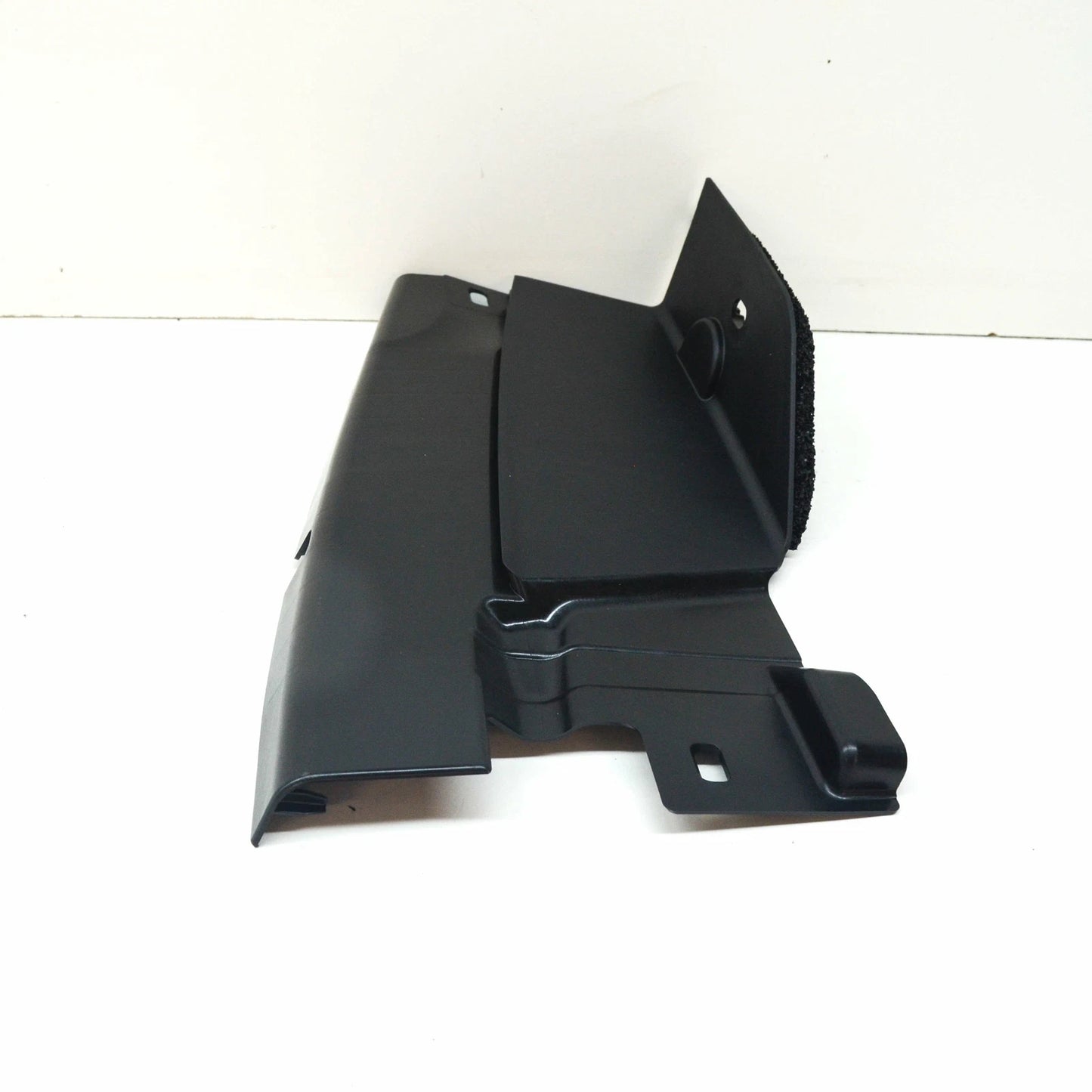 NEW BMW X7 G07 M REAR BUMPER LEFT SUPPORT COVER TRIM 51128091739 ORIGINAL