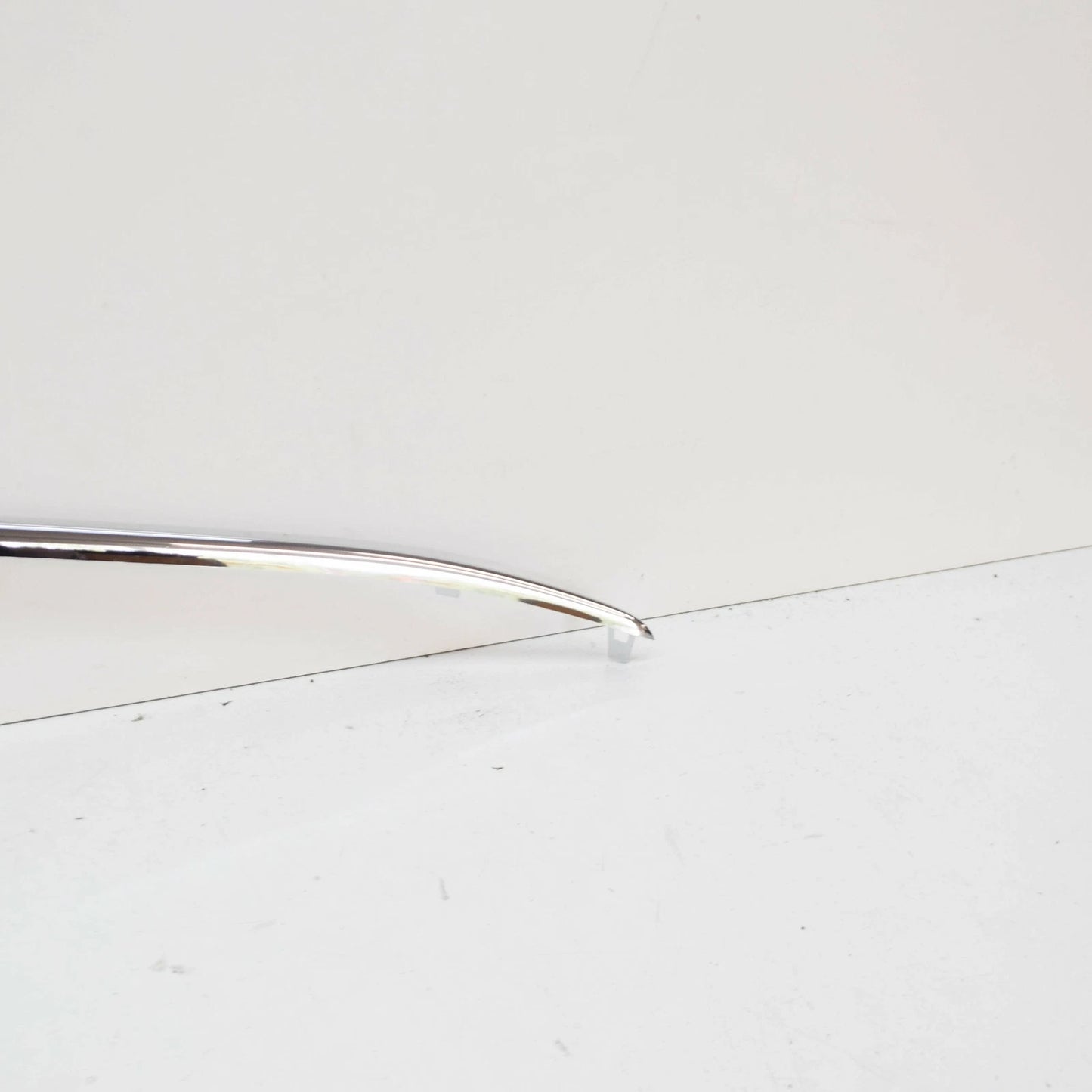 NEW MERCEDES-BENZ SLK R172 FRONT BUMPER CENTER MOLDING A1728850321